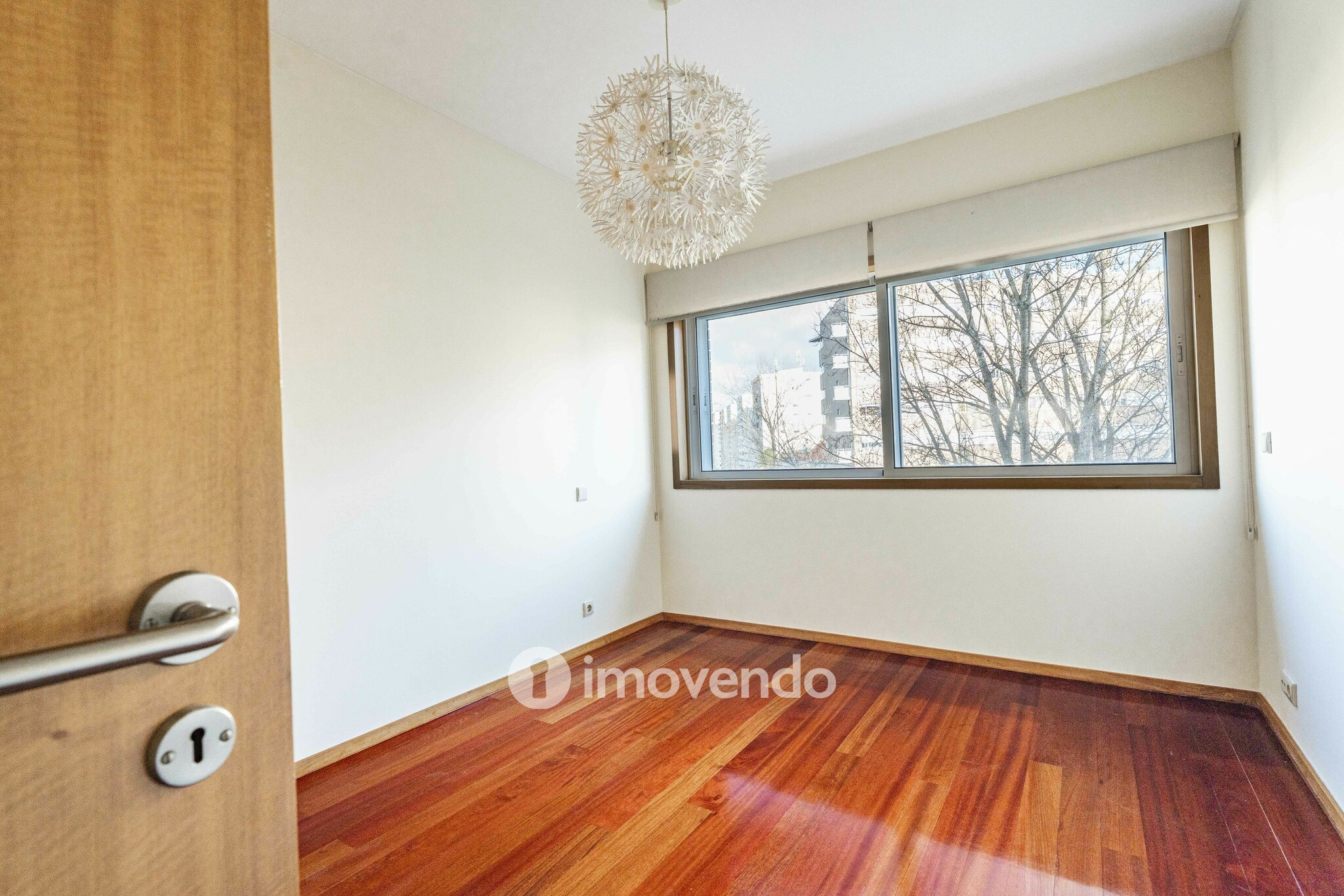 Apartamento T4 pronto a habitar, com garagem, em Braga