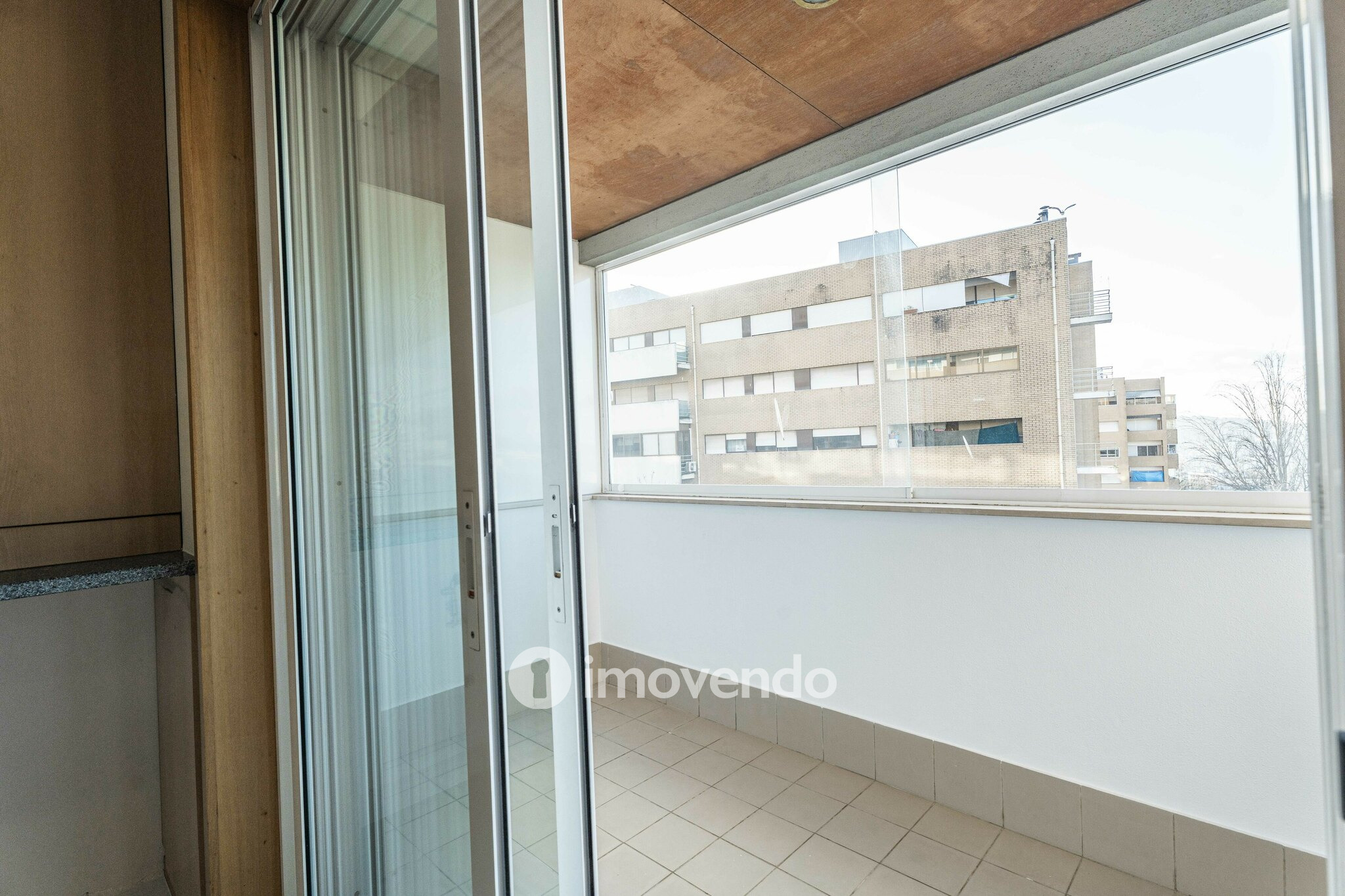 Apartamento T4 pronto a habitar, com garagem, em Braga