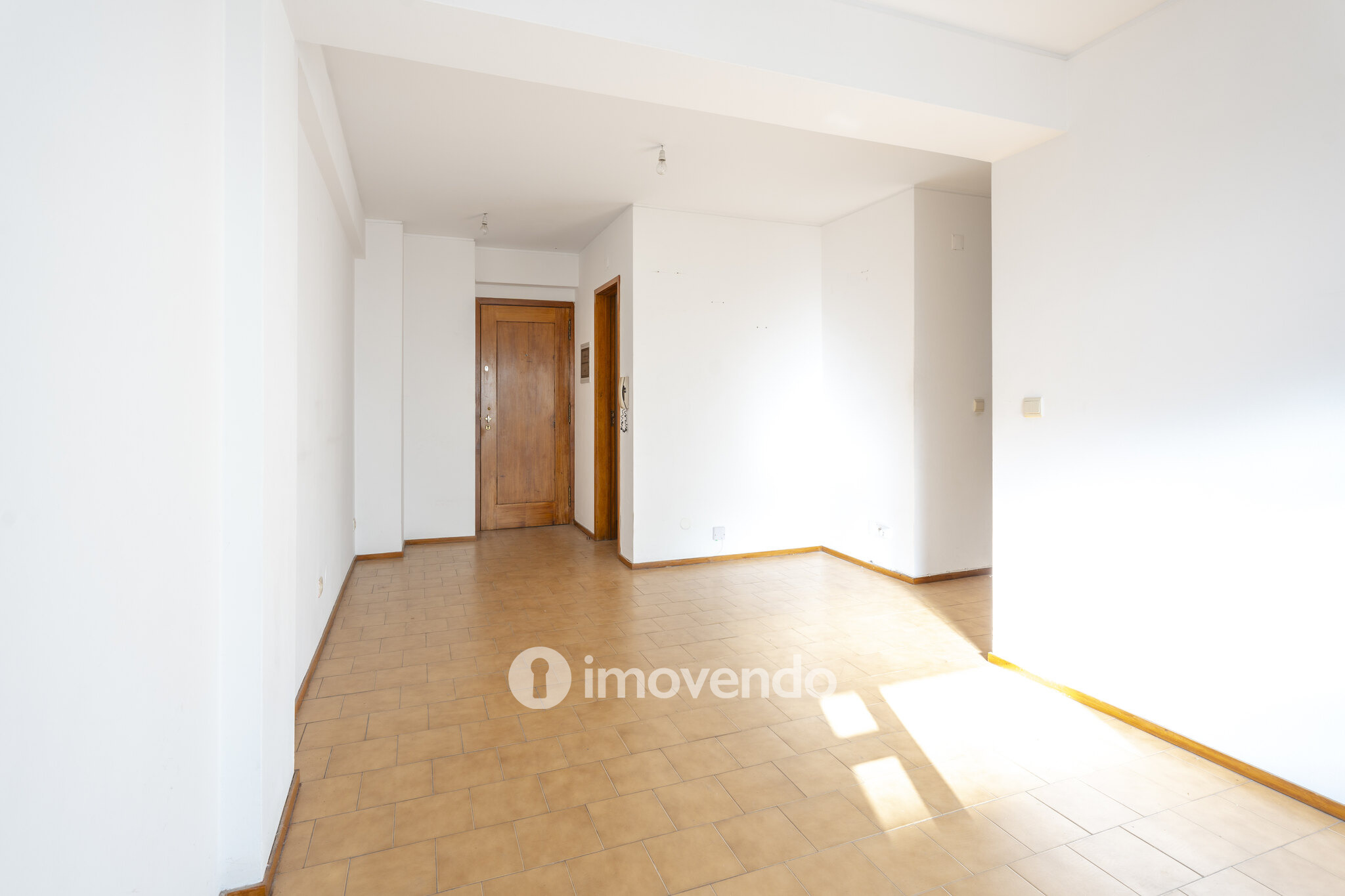 Apartamento T3, com áreas amplas e pronto a habitar, em Gaia
