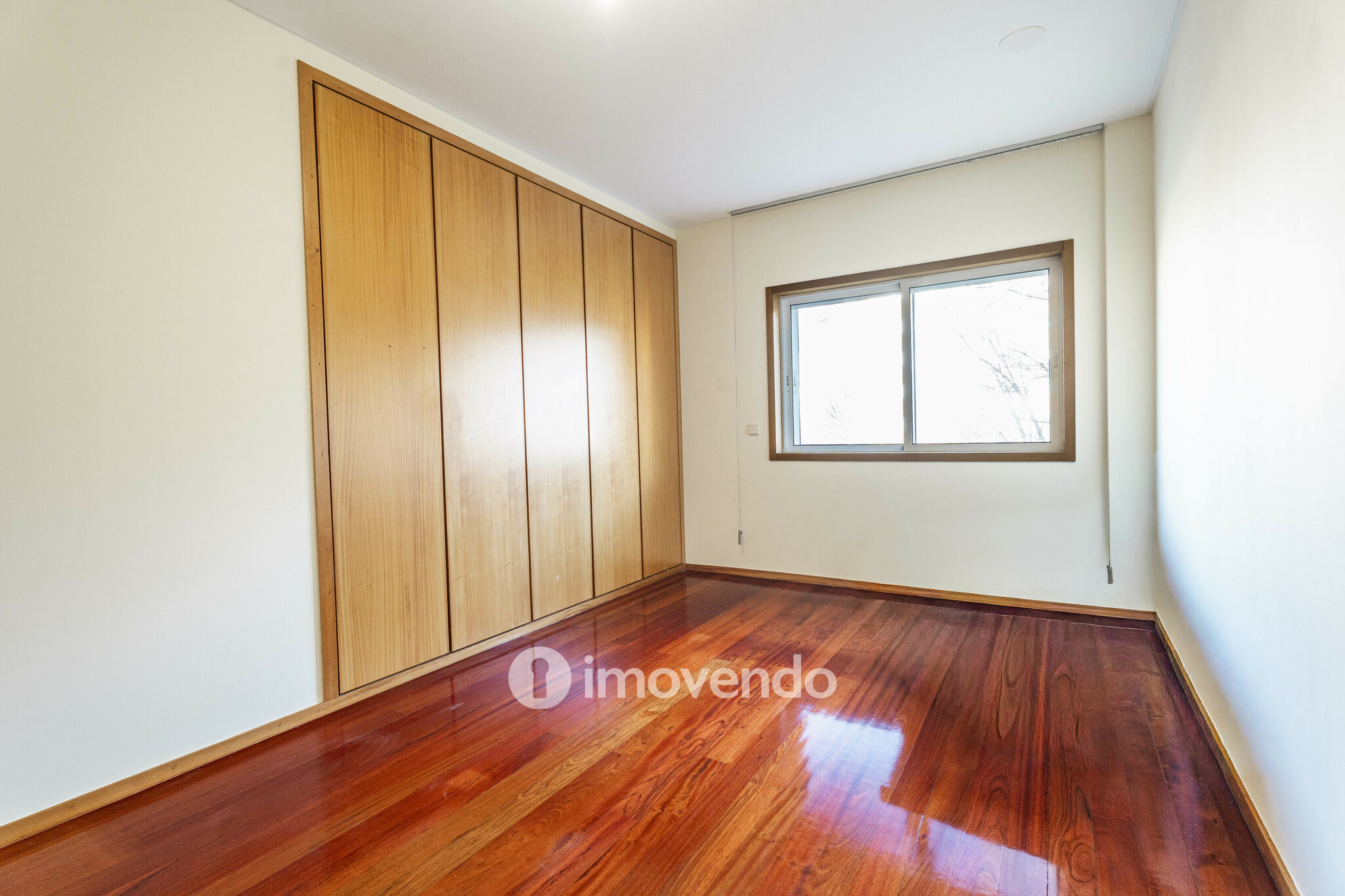 Apartamento T4 pronto a habitar, com garagem, em Braga