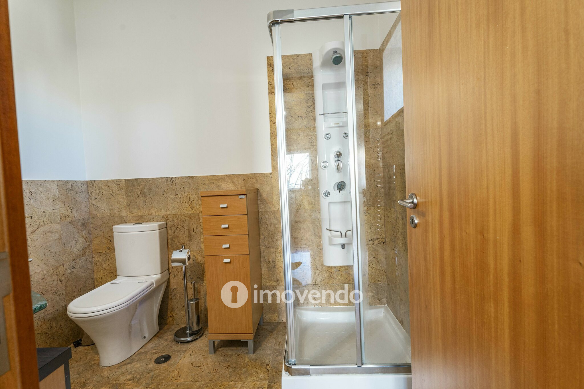 Apartamento T4 pronto a habitar, com garagem, em Braga