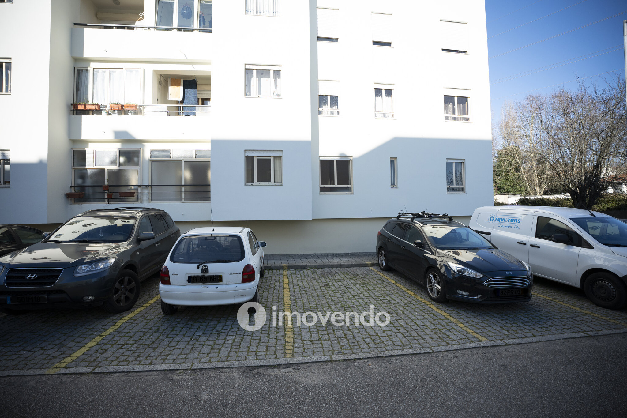 Apartamento T3, com áreas amplas e pronto a habitar, em Gaia
