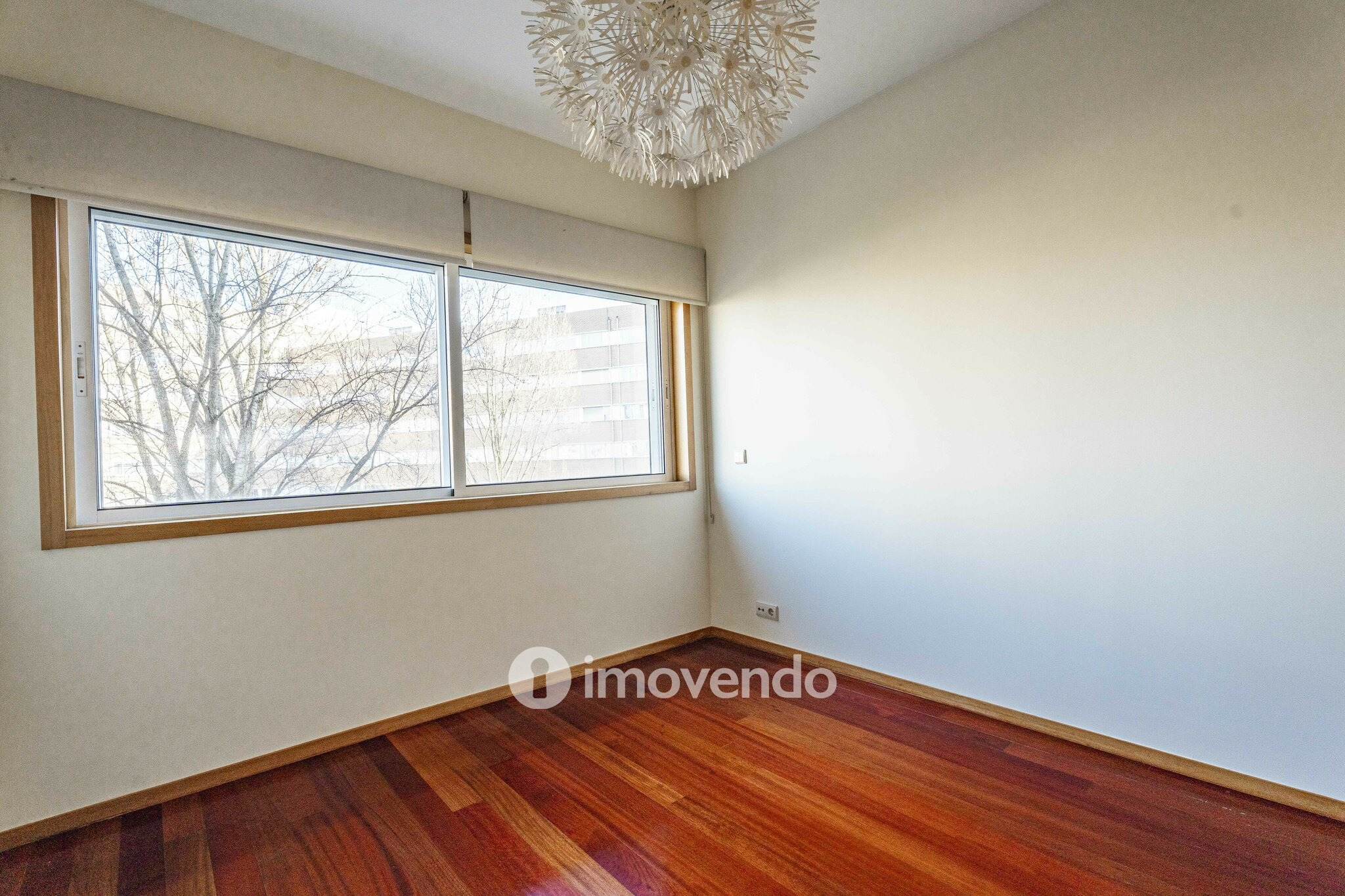 Apartamento T4 pronto a habitar, com garagem, em Braga