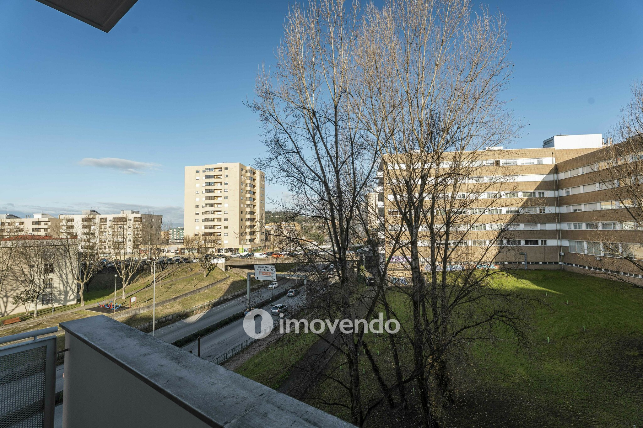 Apartamento T4 pronto a habitar, com garagem, em Braga