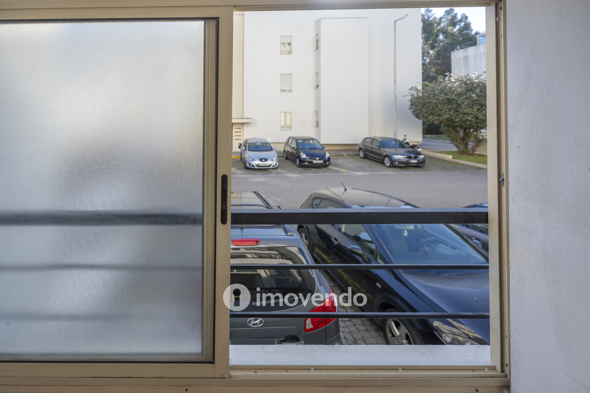 Apartamento T3, com áreas amplas e pronto a habitar, em Gaia