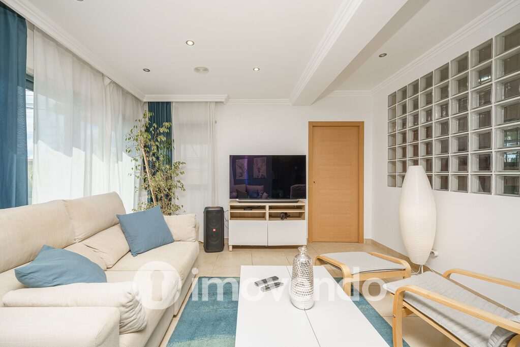 Six-bedroom villa with pool and garage, in Charneca da Caparica - 5
