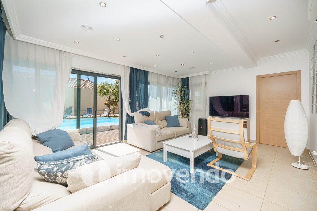 Moradia T6 em Almada, Setúbal com 660 m<sup>2</sup> por 1.290.000