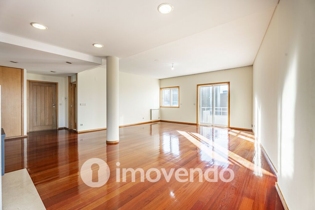 Apartamento T4 em Braga, Braga com 118 m<sup>2</sup> por 485.000