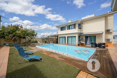 Villa T6 con piscina y garaje, en Charneca da Caparica - 2