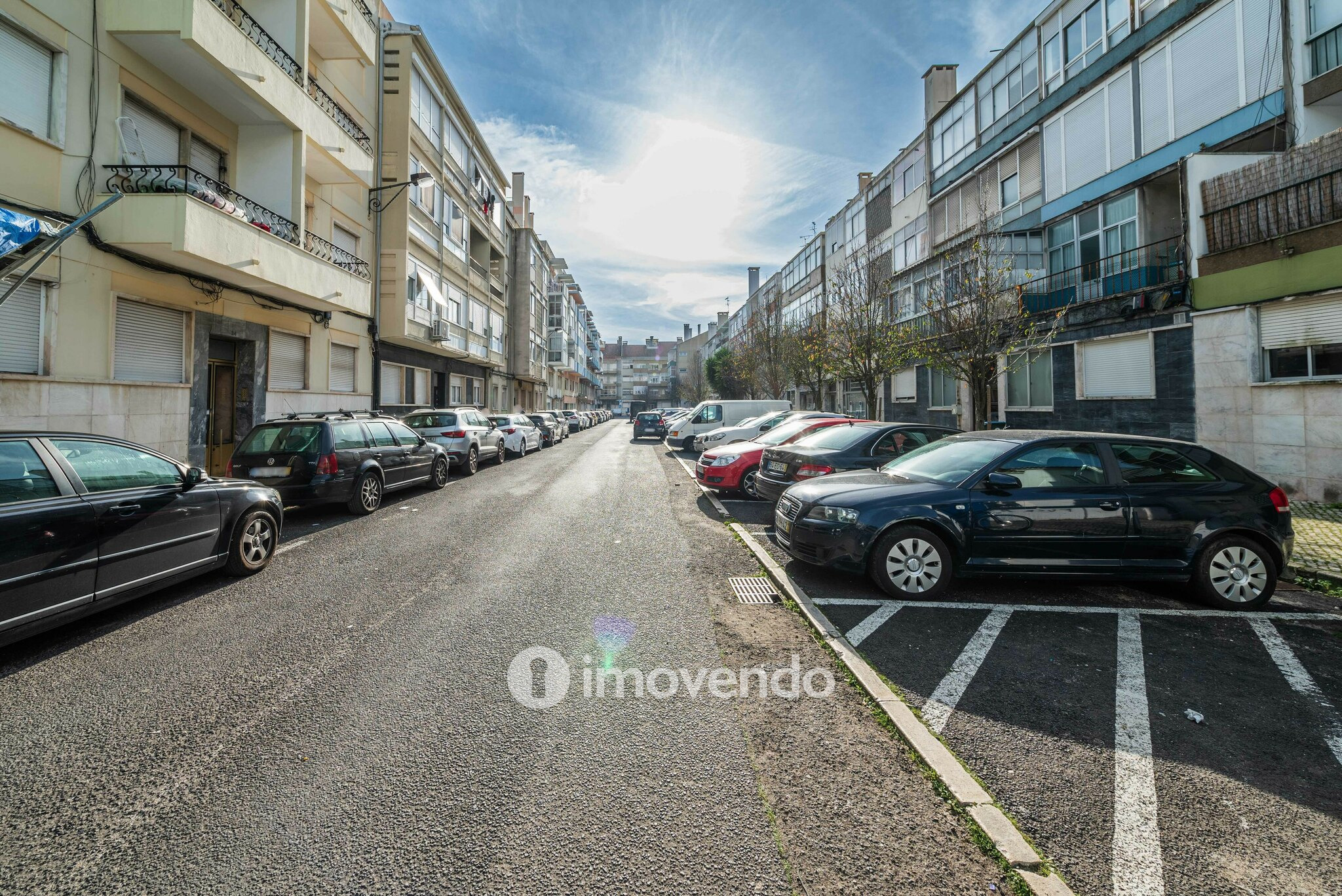 Apartamento T2 remodelado, com logradouro, em São Domingos de Benfica