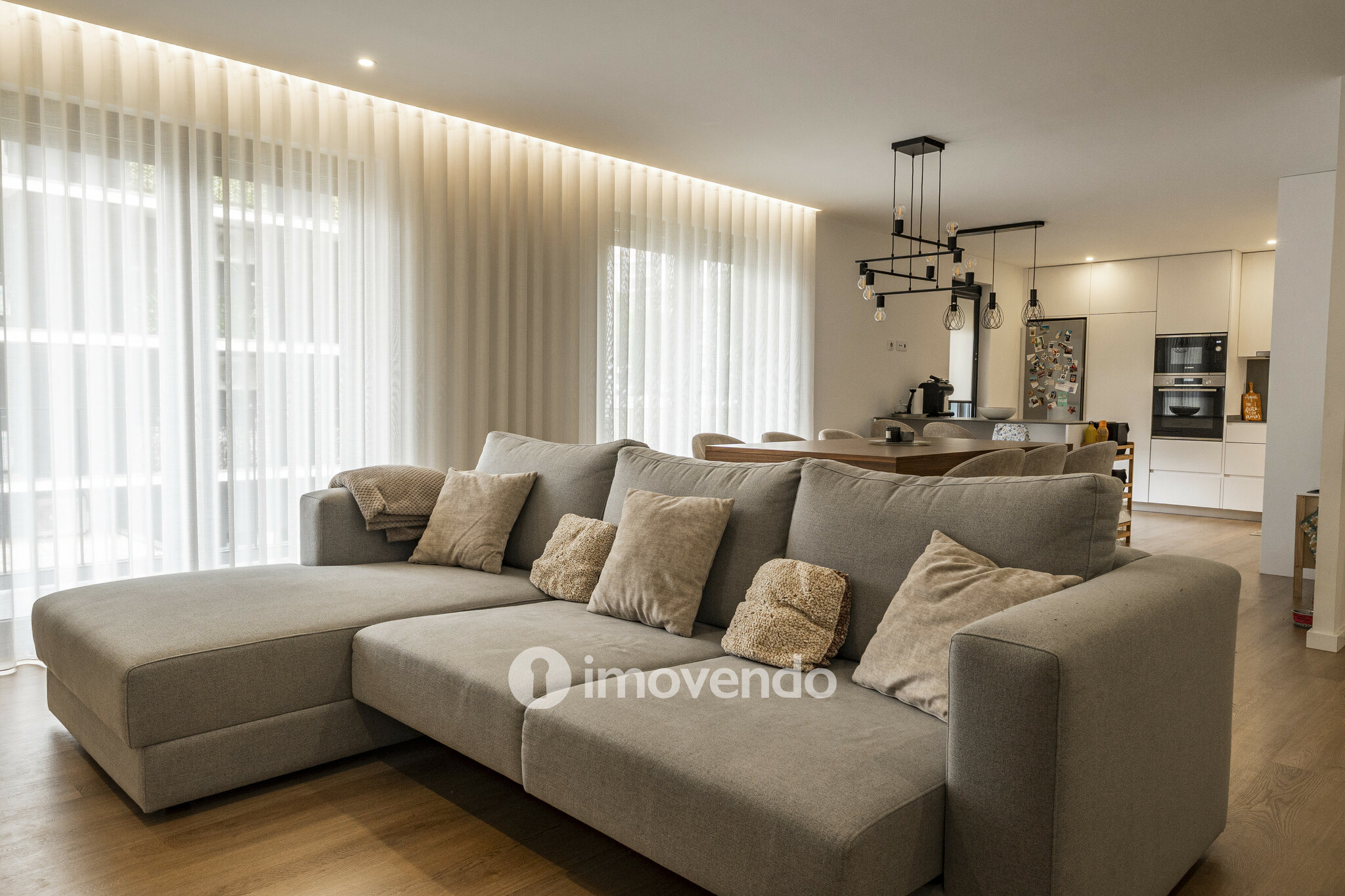 Apartamento T3 exclusivo, com cozinha equipada e garagem, em Braga