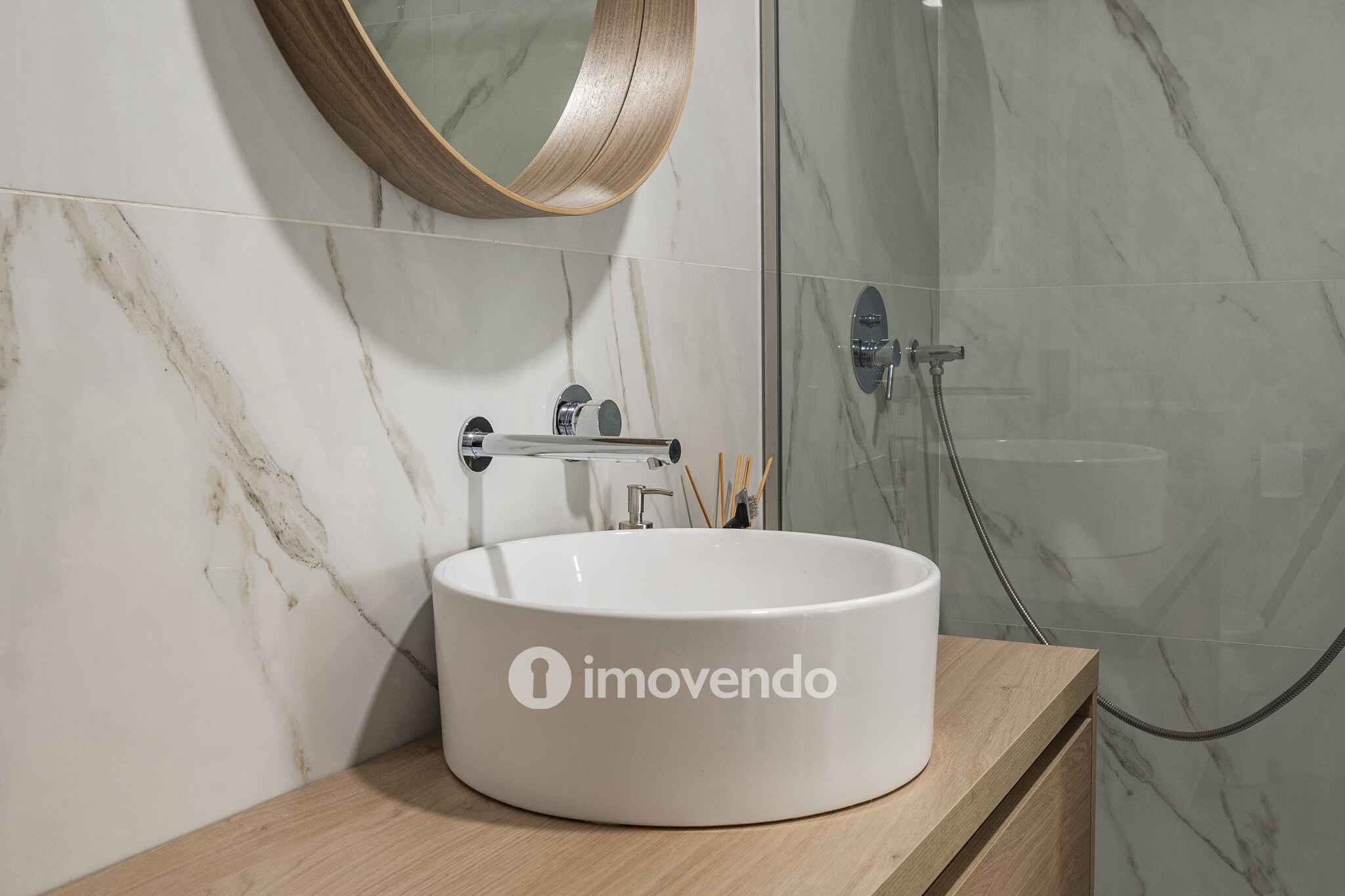 Apartamento T3 exclusivo, com cozinha equipada e garagem, em Braga