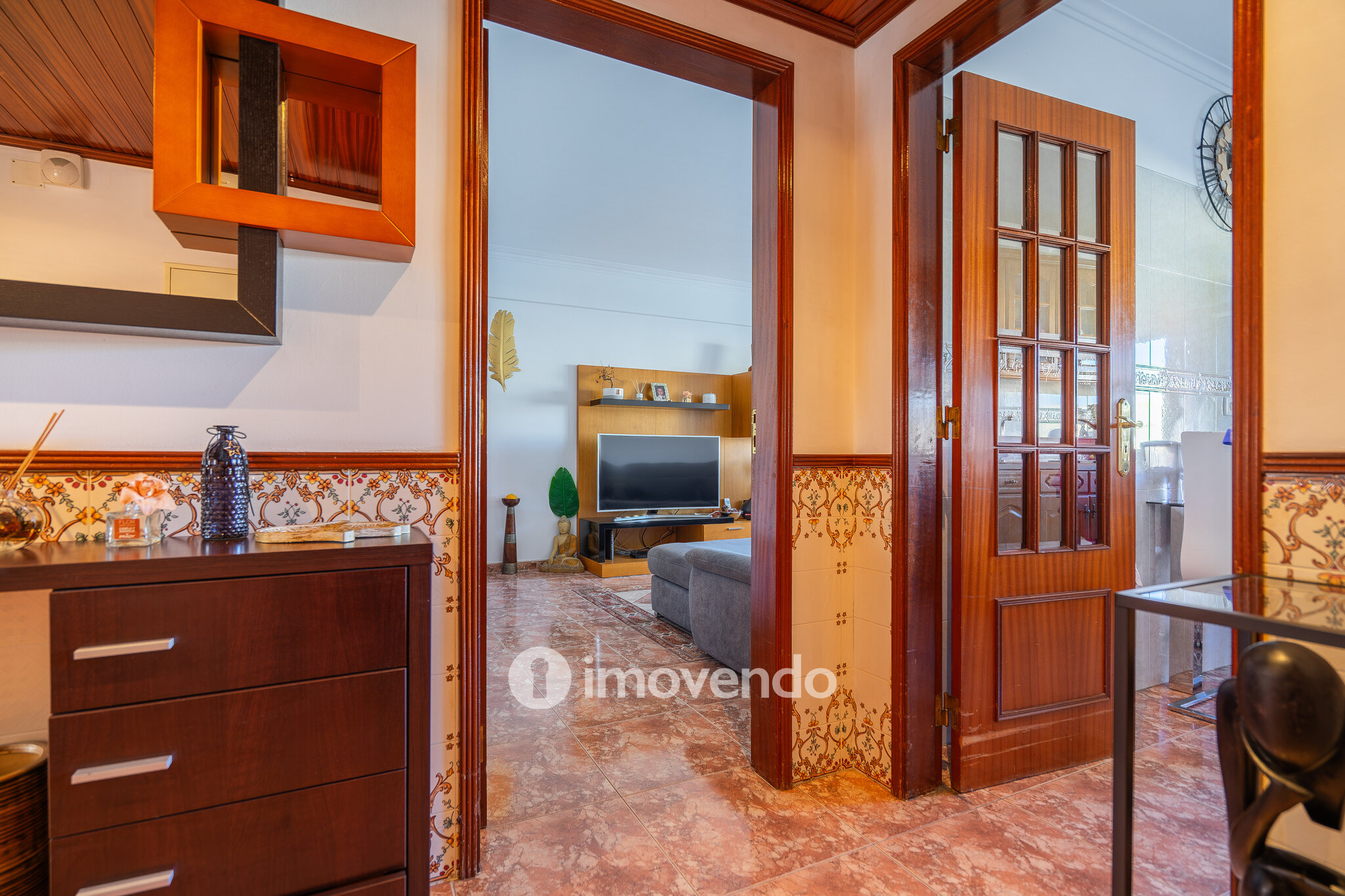 Apartamento T2, luminoso e com uma cave enorme, na Quinta da Marialva