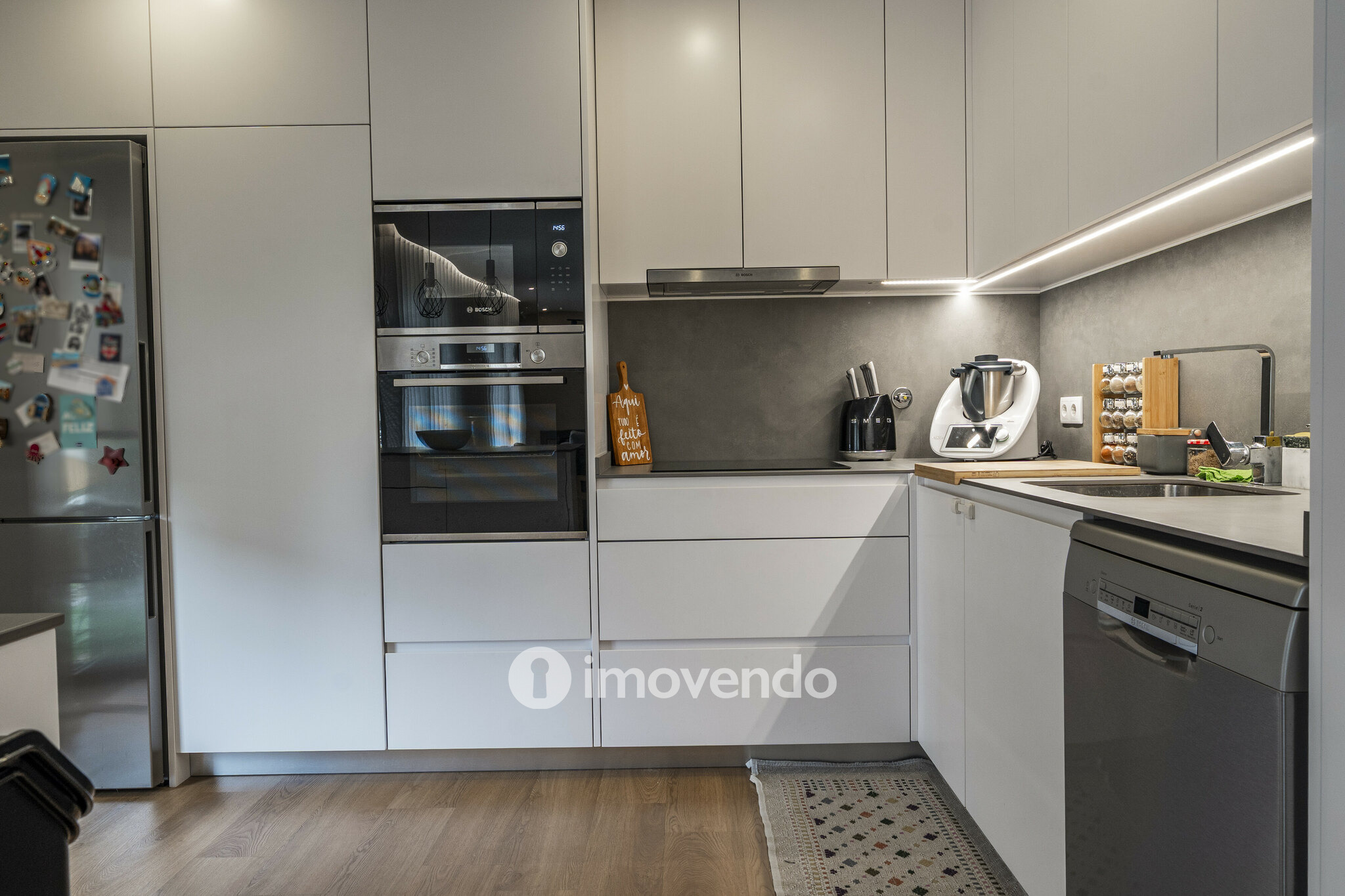 Apartamento T3 exclusivo, com cozinha equipada e garagem, em Braga
