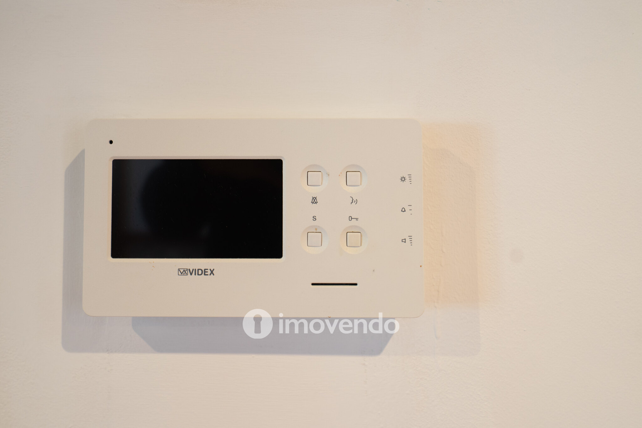 Apartamento T2, luminoso e com uma cave enorme, na Quinta da Marialva