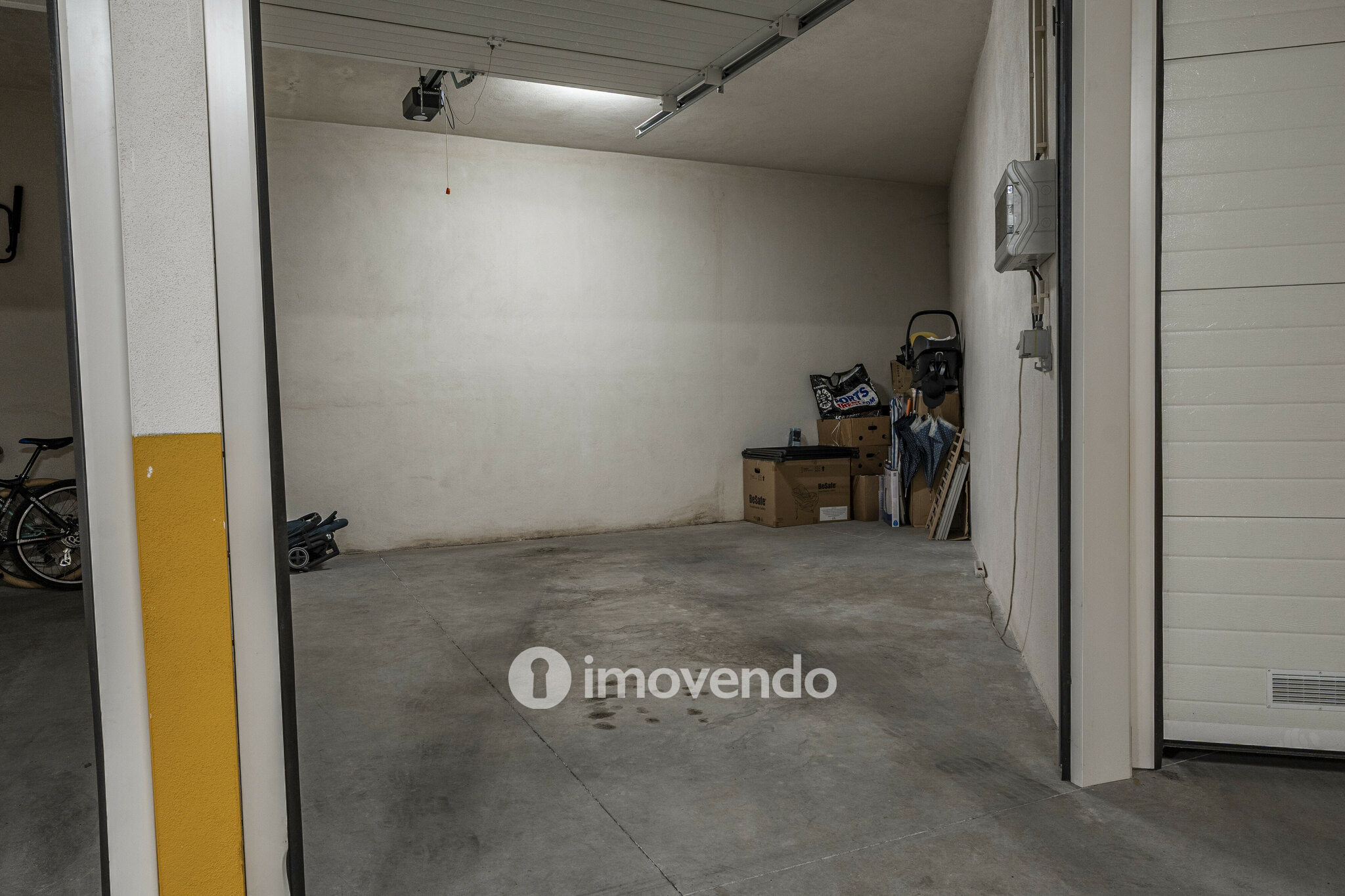 Apartamento T3 exclusivo, com cozinha equipada e garagem, em Braga