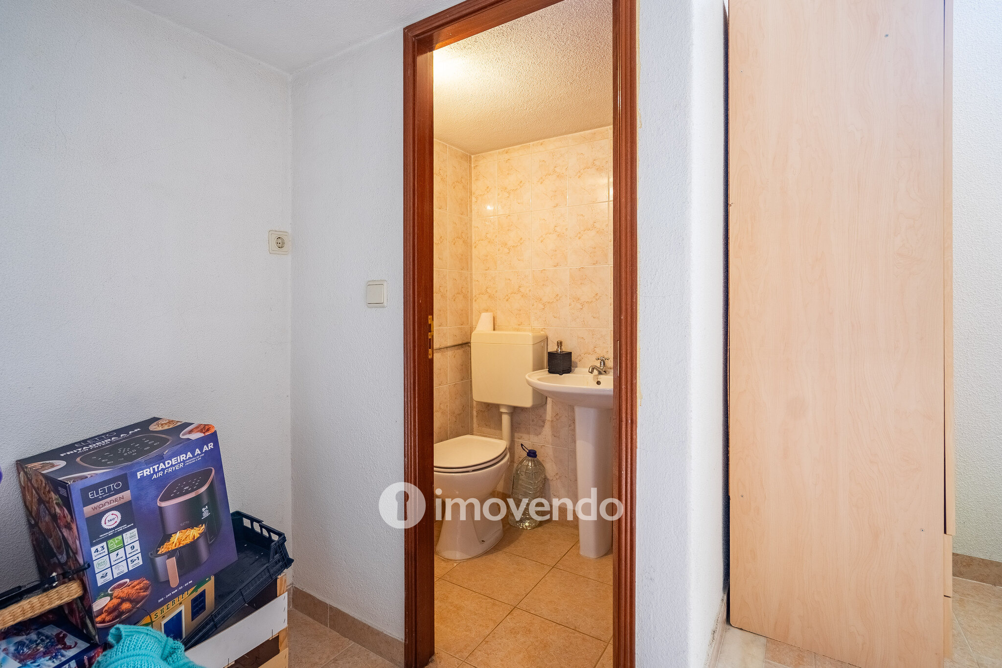 Apartamento T2, luminoso e com uma cave enorme, na Quinta da Marialva