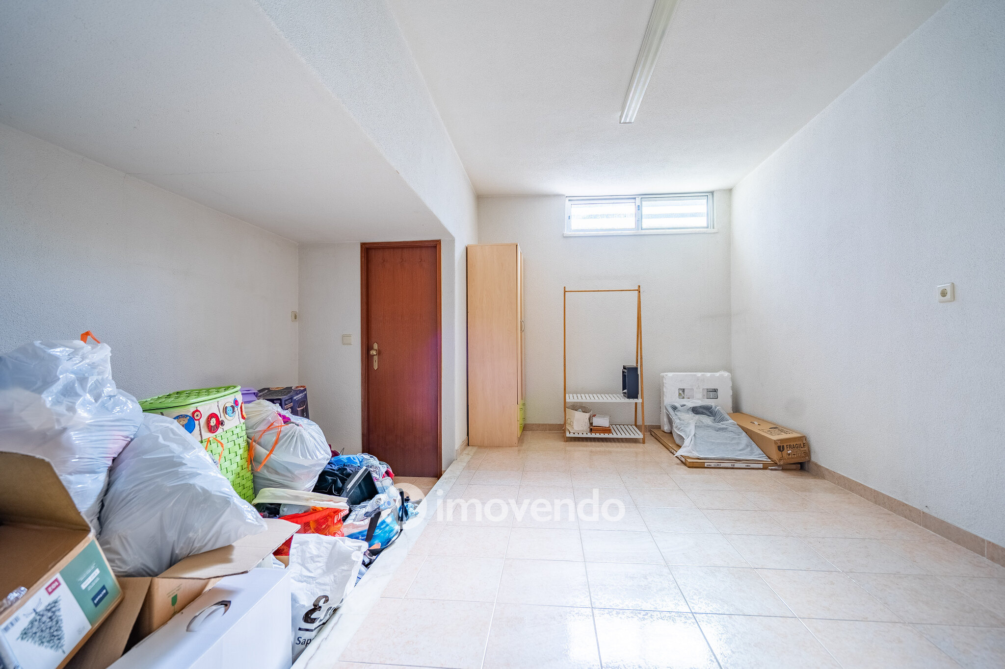 Apartamento T2, luminoso e com uma cave enorme, na Quinta da Marialva