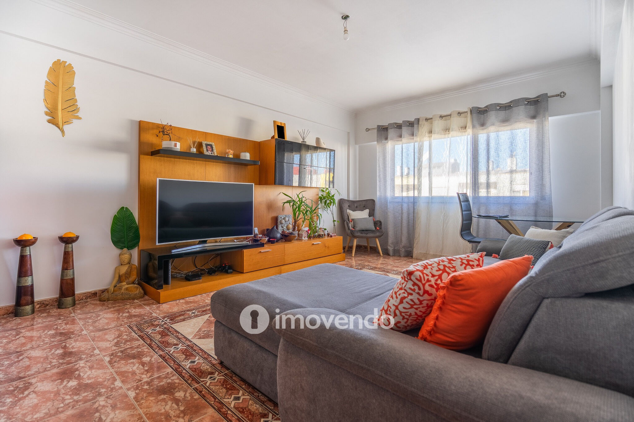 Apartamento T2, luminoso e com uma cave enorme, na Quinta da Marialva