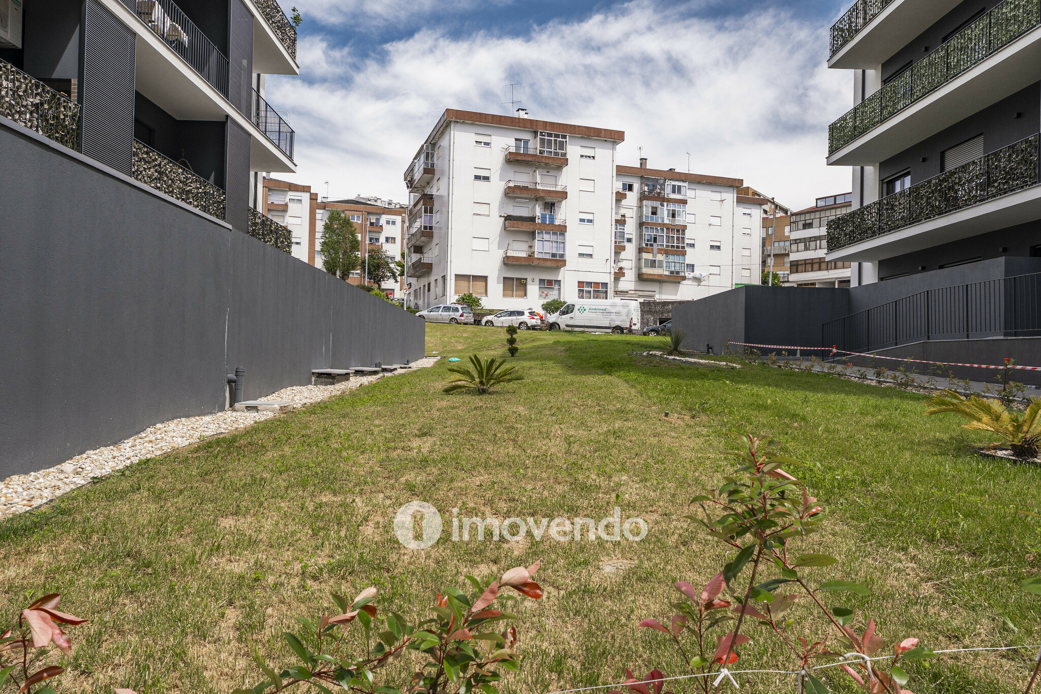 Apartamento T3 exclusivo, com cozinha equipada e garagem, em Braga