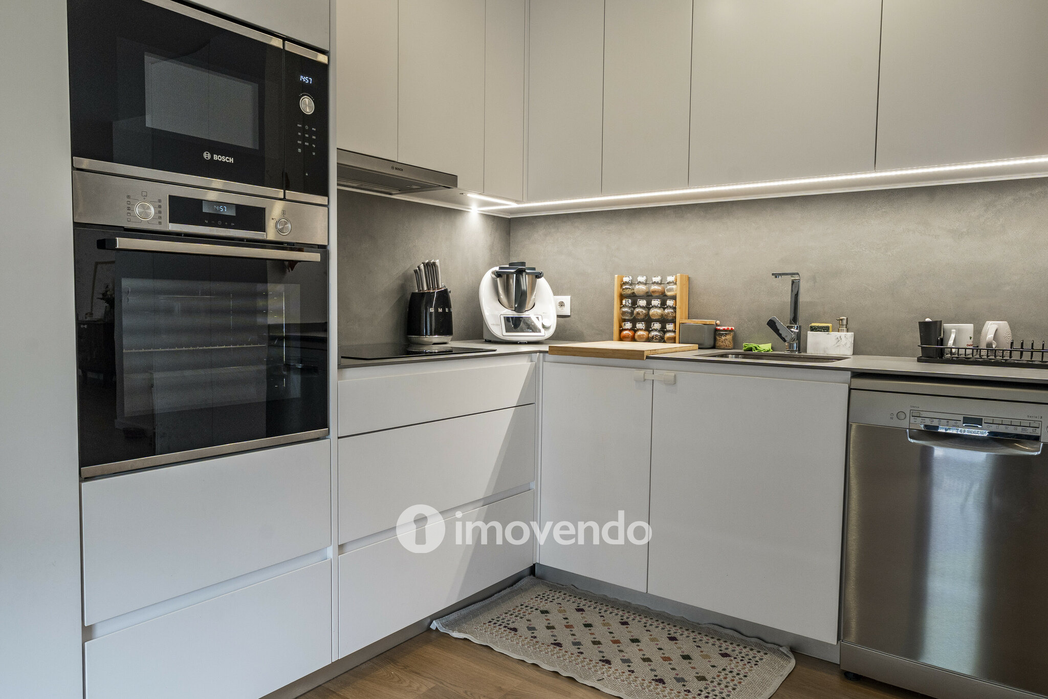 Apartamento T3 exclusivo, com cozinha equipada e garagem, em Braga