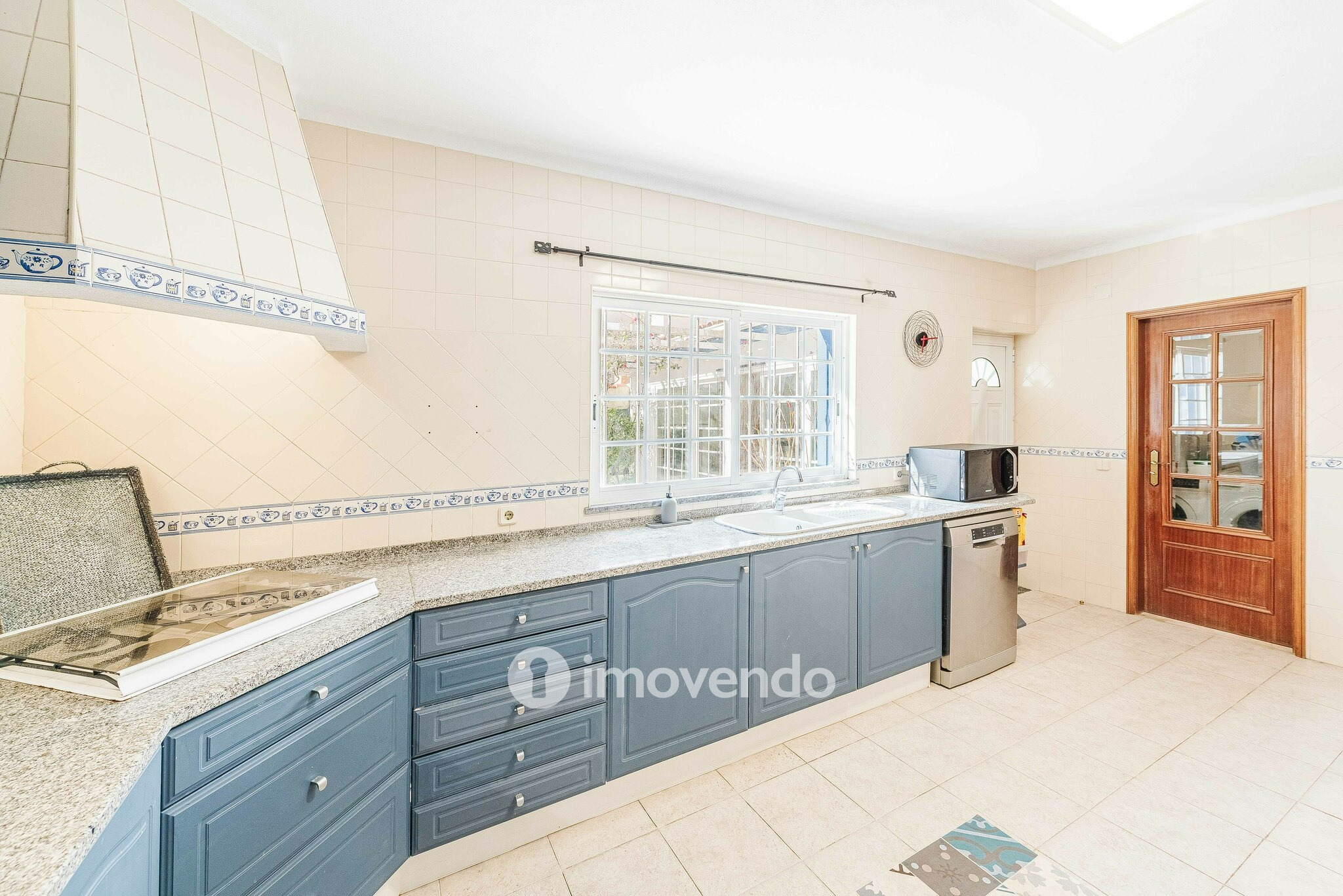 Moradia T4 exclusiva, com piscina e jardim, em Azeitão