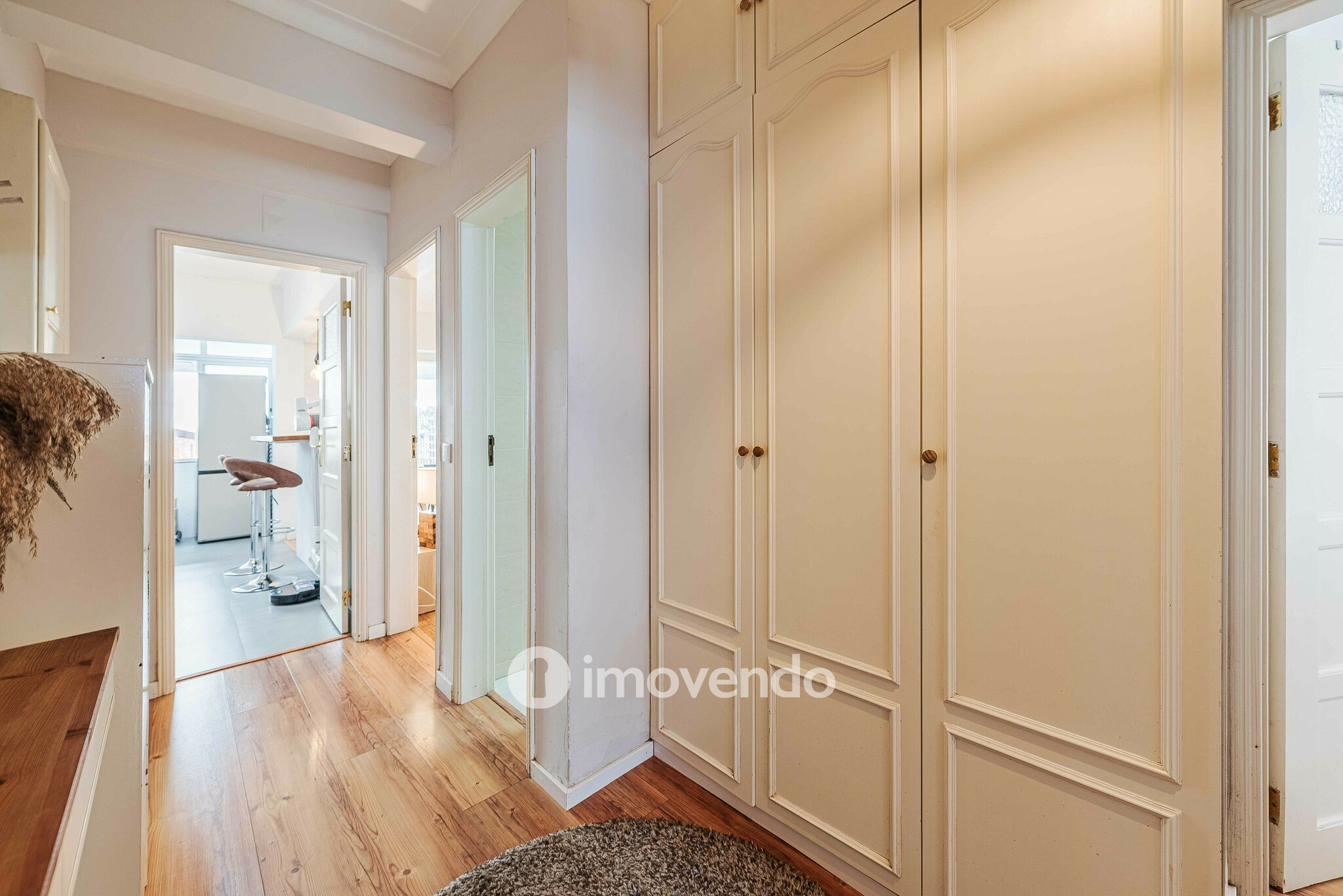 Apartamento T2 remodelado, com logradouro, em São Domingos de Benfica