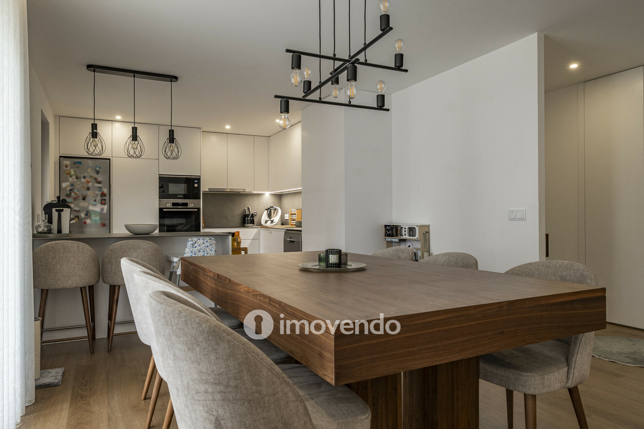 Apartamento T3 exclusivo, com cozinha equipada e garagem, em Braga