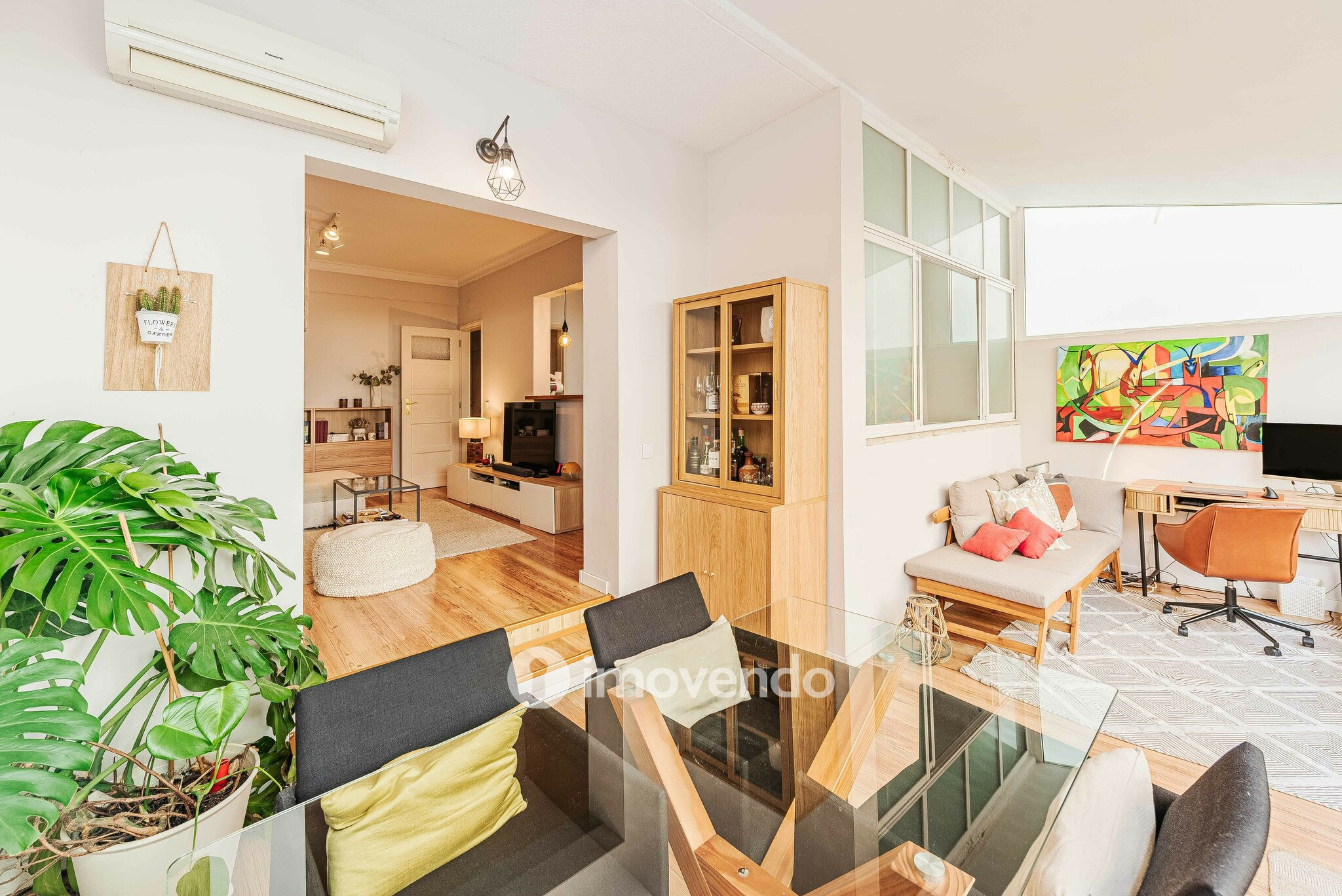 Apartamento T2 remodelado, com logradouro, em São Domingos de Benfica