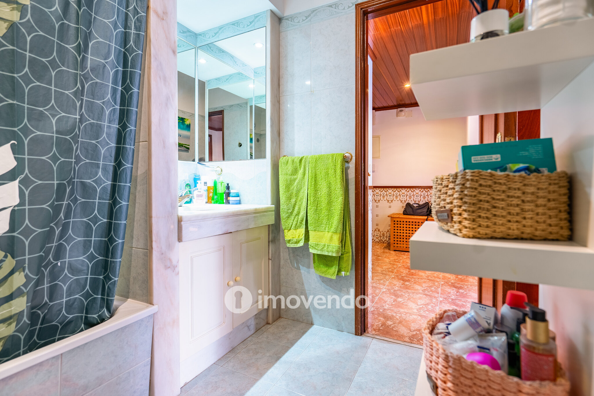 Apartamento T2, luminoso e com uma cave enorme, na Quinta da Marialva