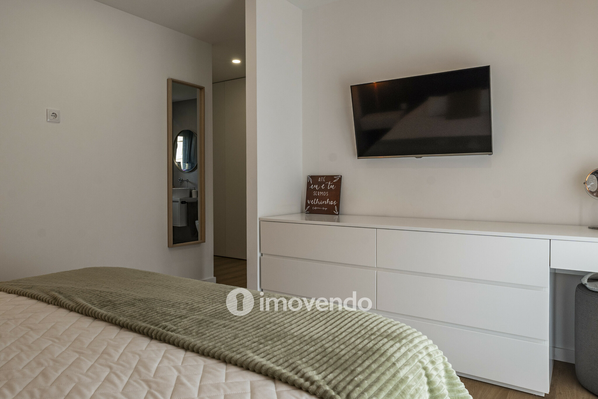 Apartamento T3 exclusivo, com cozinha equipada e garagem, em Braga