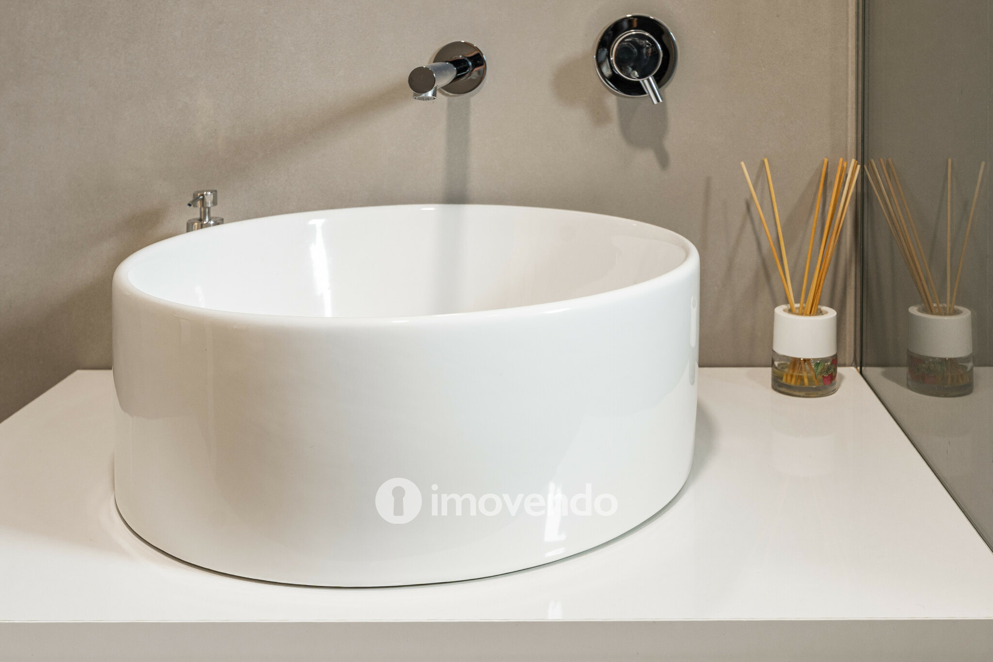 Apartamento T3 exclusivo, com cozinha equipada e garagem, em Braga