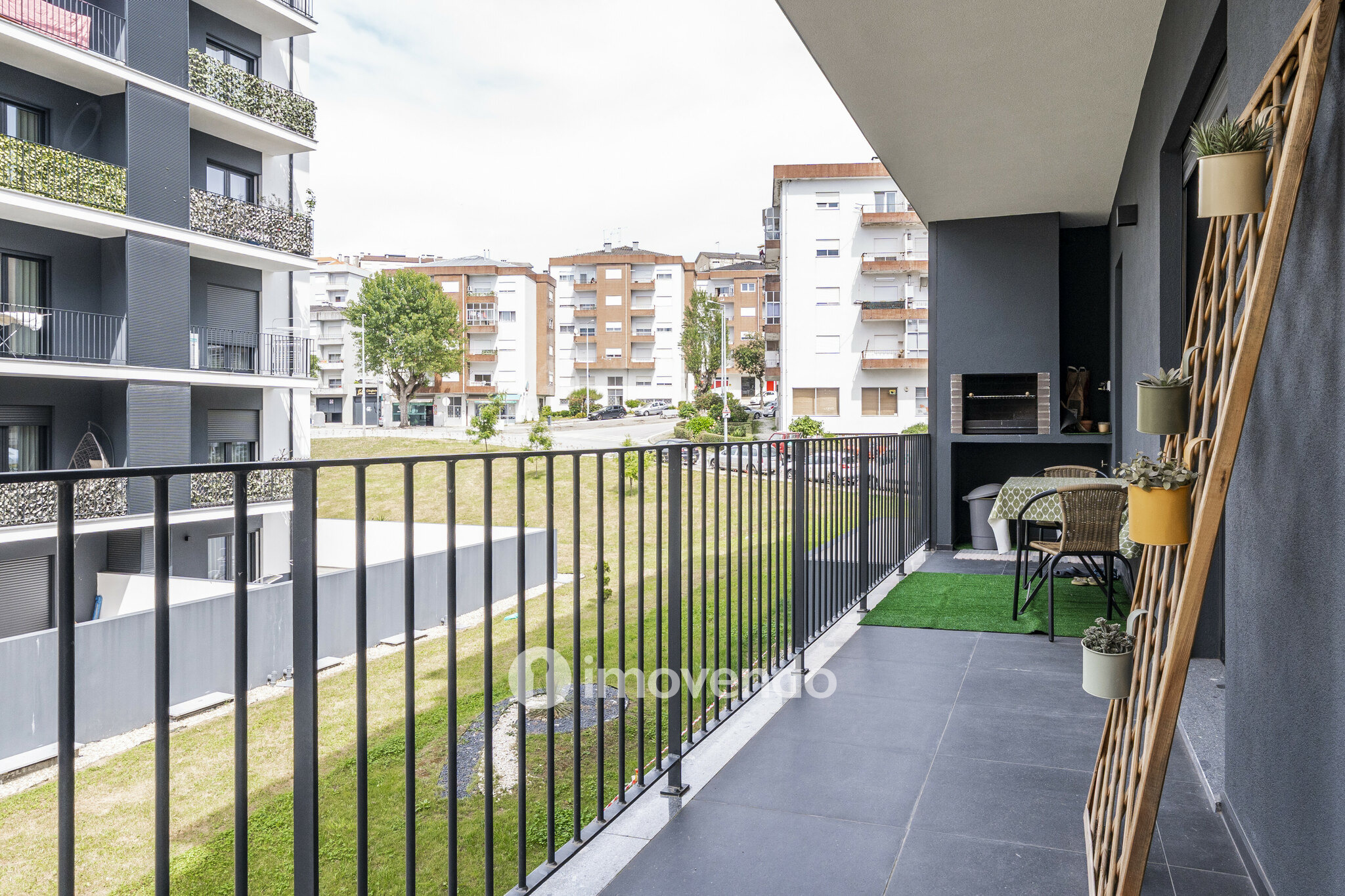 Apartamento T3 exclusivo, com cozinha equipada e garagem, em Braga