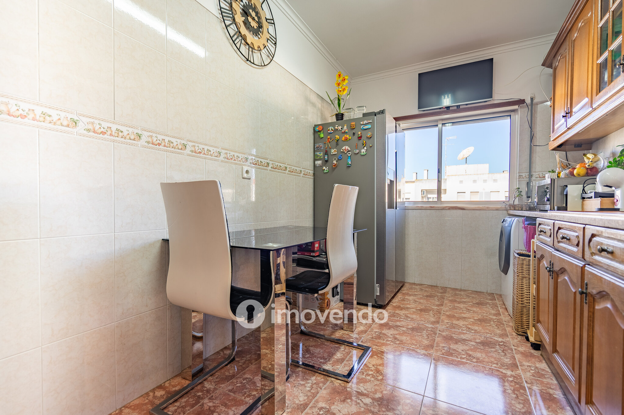 Apartamento T2, luminoso e com uma cave enorme, na Quinta da Marialva