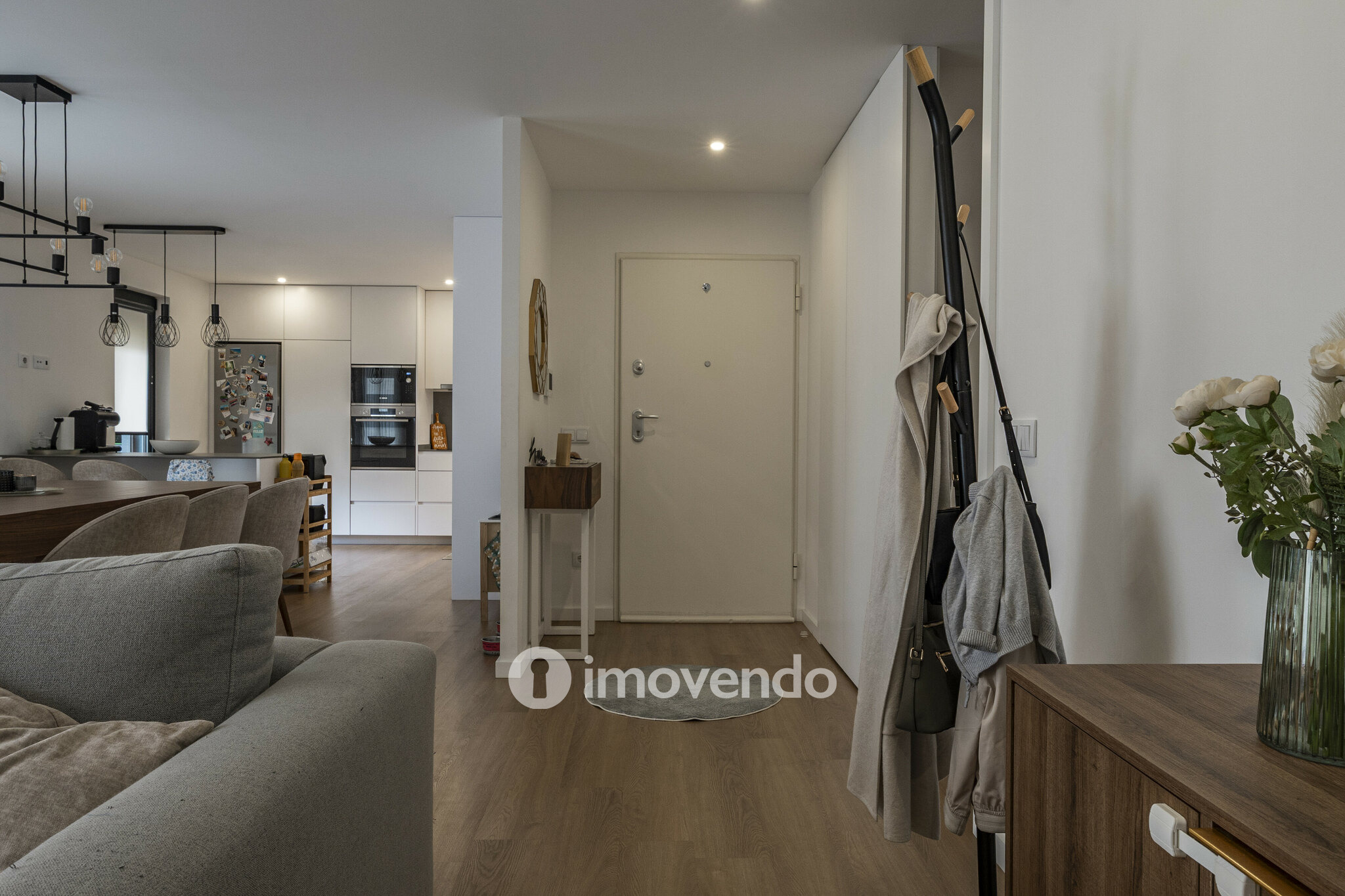 Apartamento T3 exclusivo, com cozinha equipada e garagem, em Braga