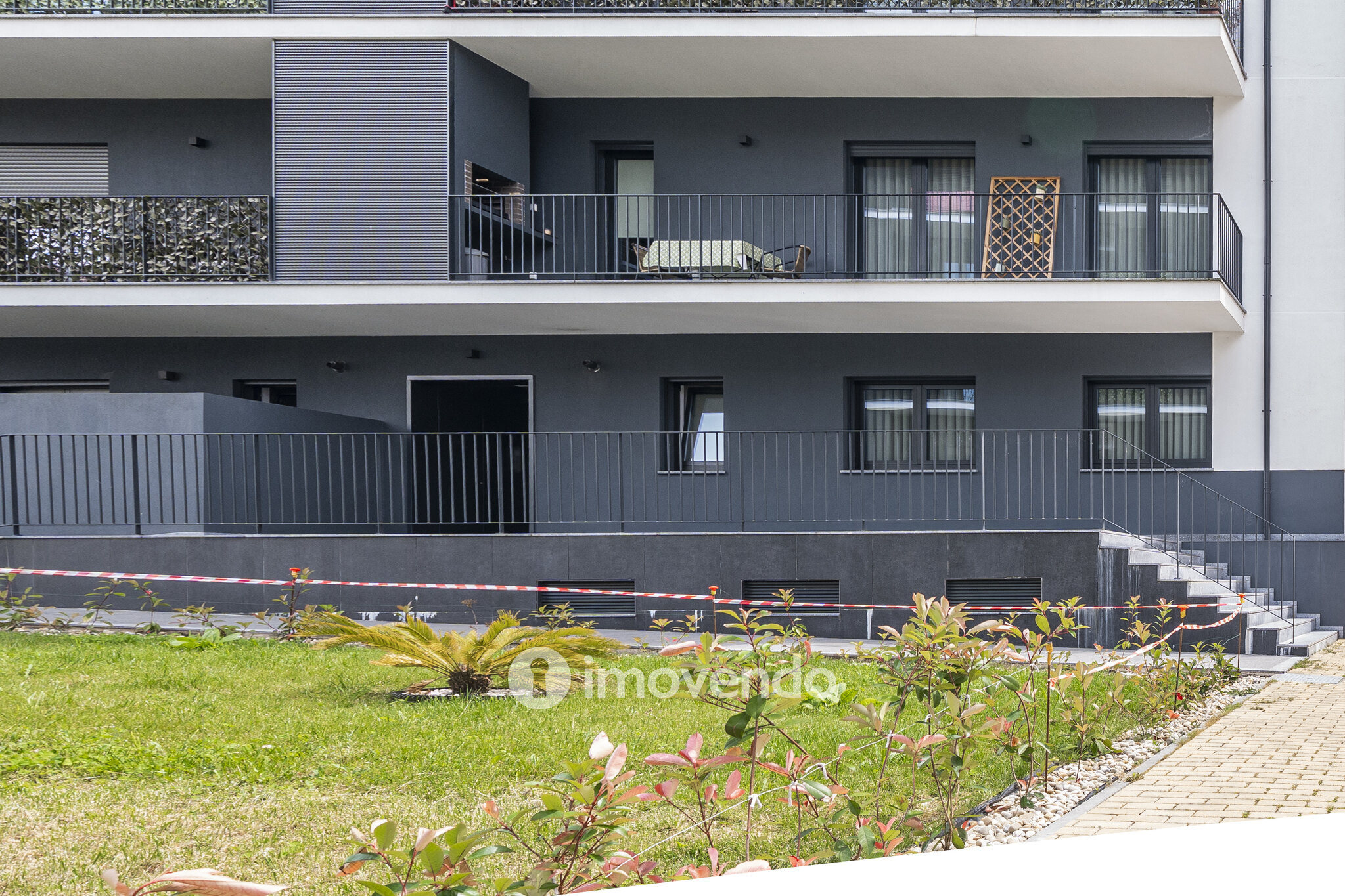 Apartamento T3 exclusivo, com cozinha equipada e garagem, em Braga