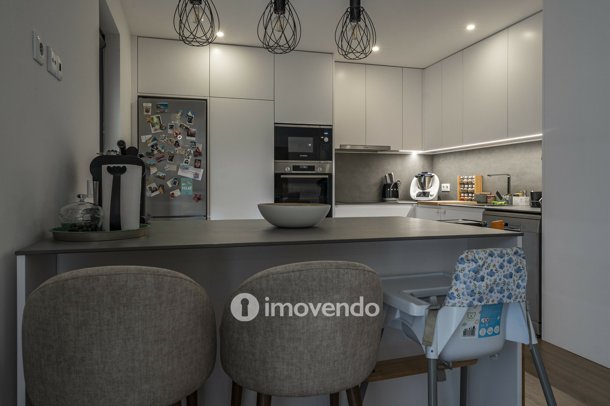Apartamento T3 exclusivo, com cozinha equipada e garagem, em Braga