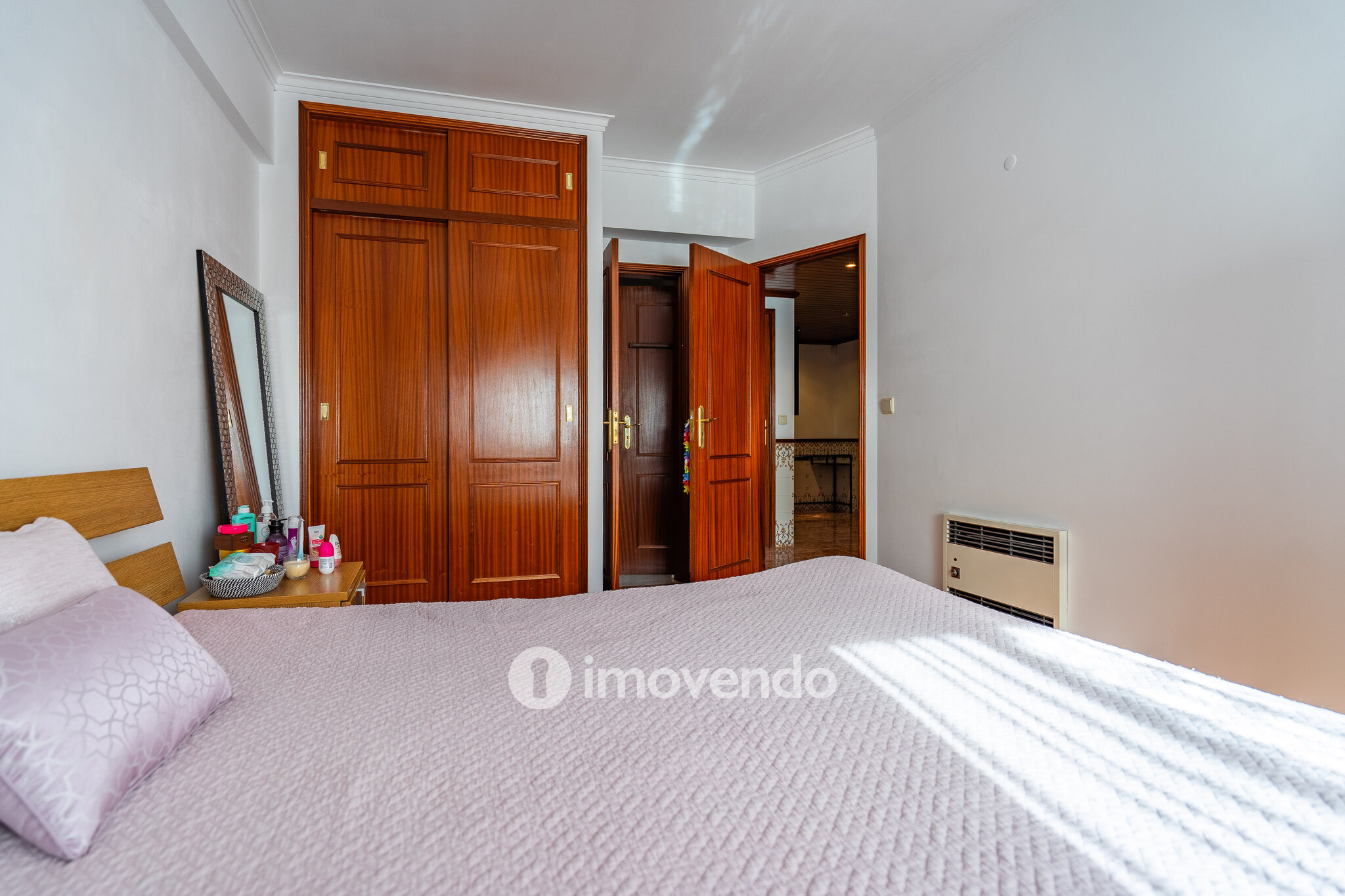 Apartamento T2, luminoso e com uma cave enorme, na Quinta da Marialva