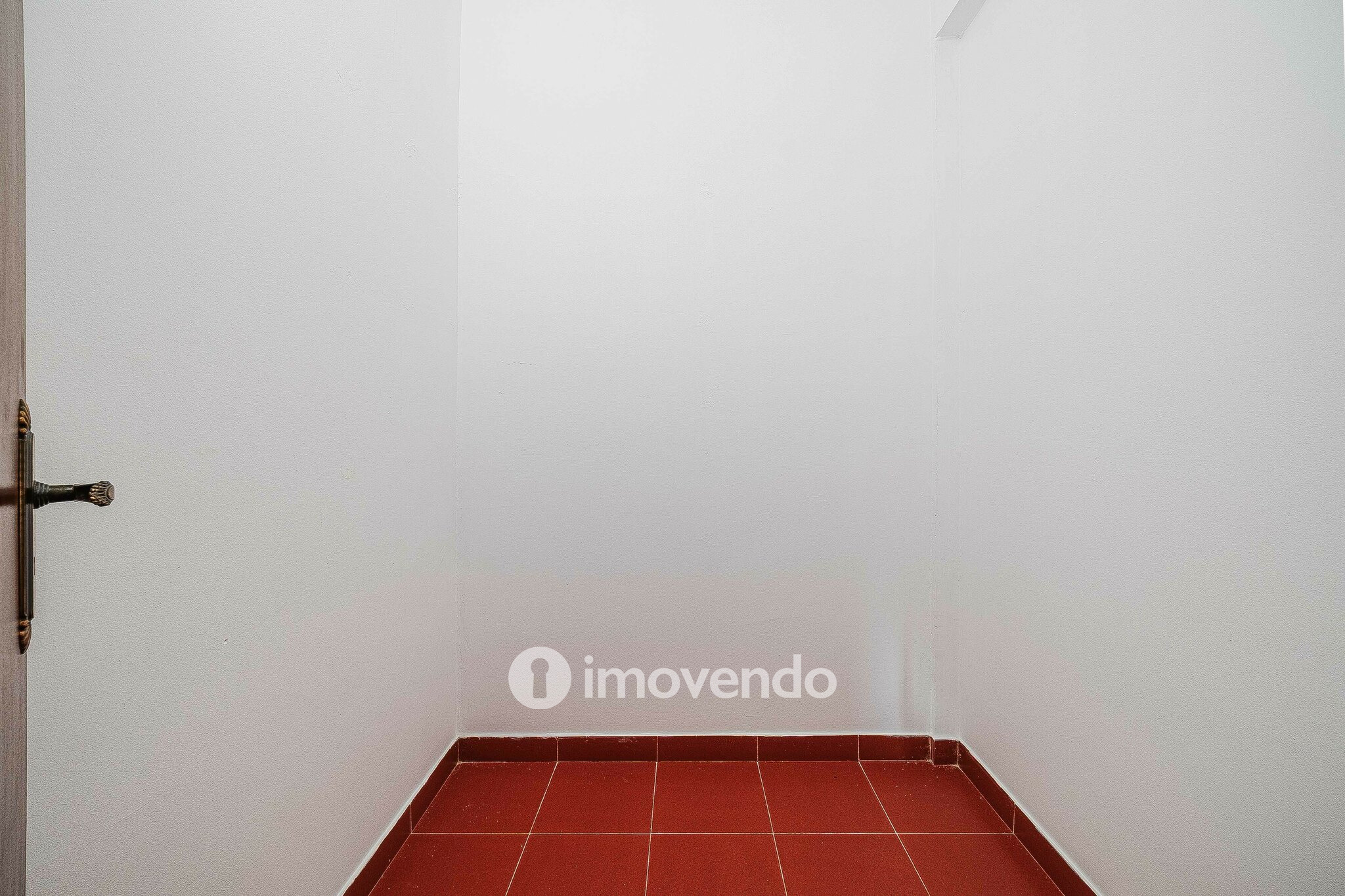 Apartamento T3 pronto a habitar, com áreas amplas, no centro de Mafra