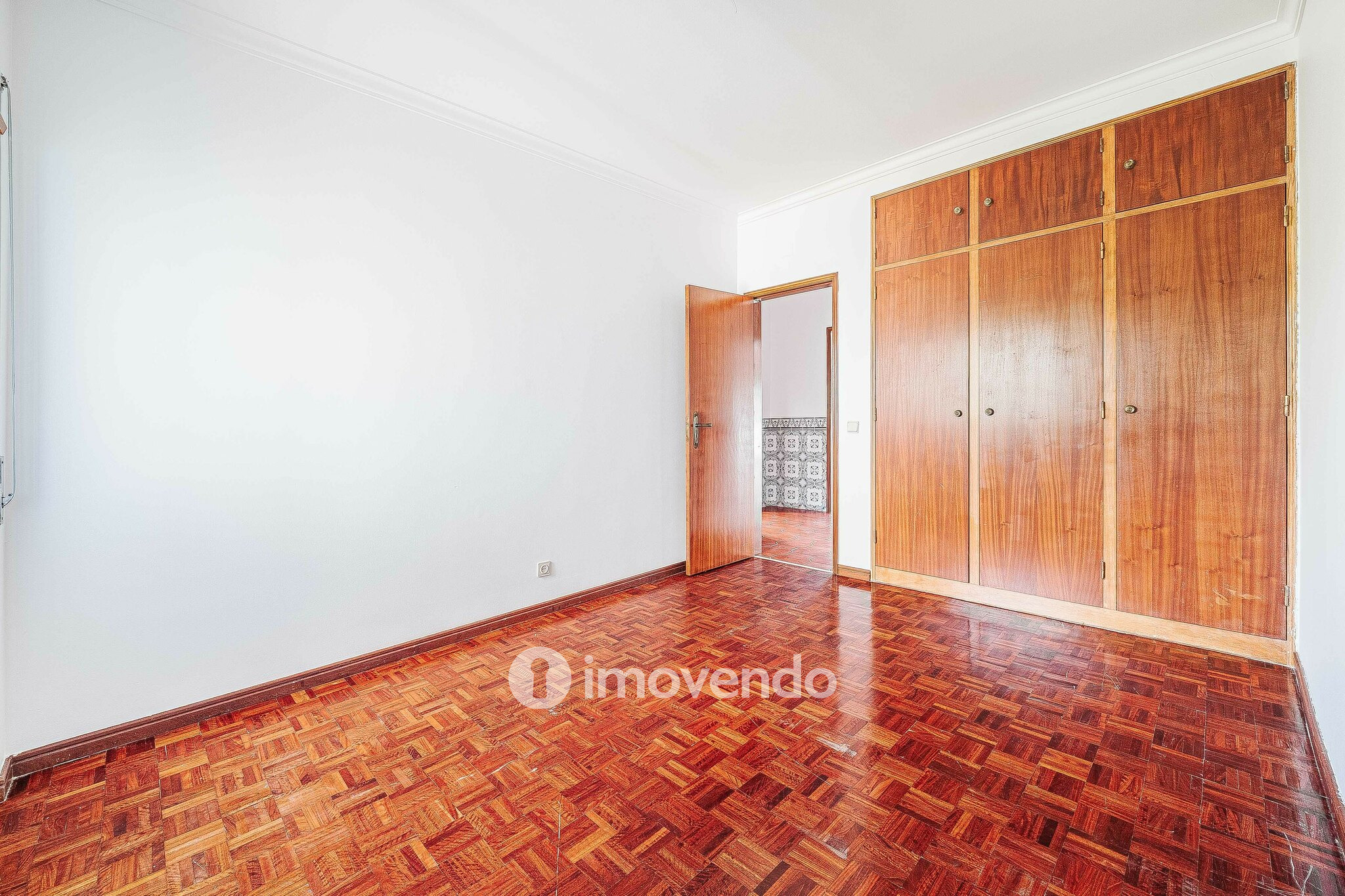 Apartamento T3 pronto a habitar, com áreas amplas, no centro de Mafra