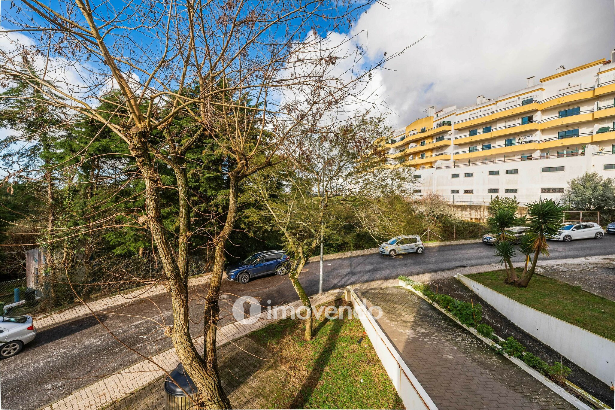 Apartamento T3 pronto a habitar, com áreas amplas, no centro de Mafra