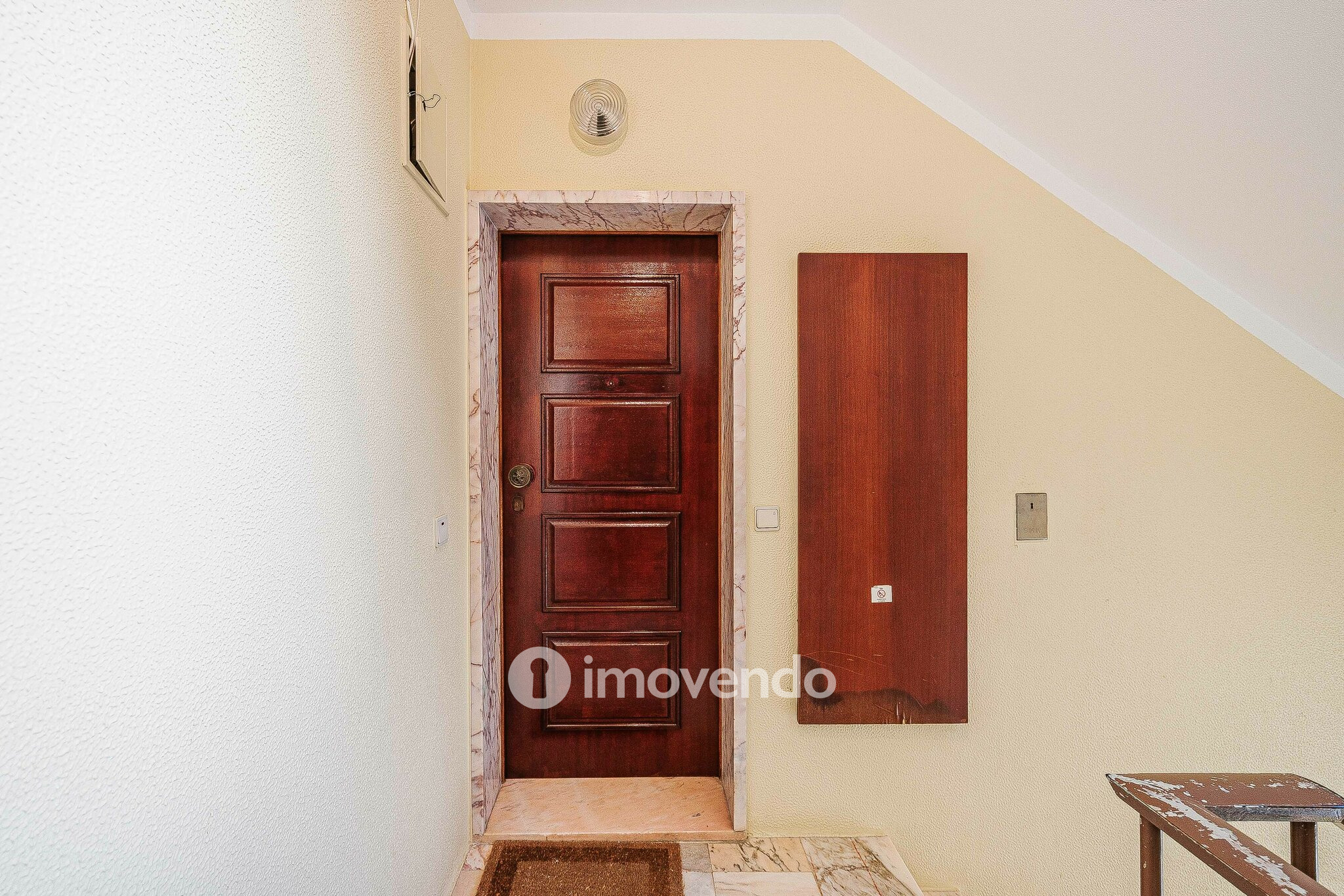 Apartamento T3 pronto a habitar, com áreas amplas, no centro de Mafra