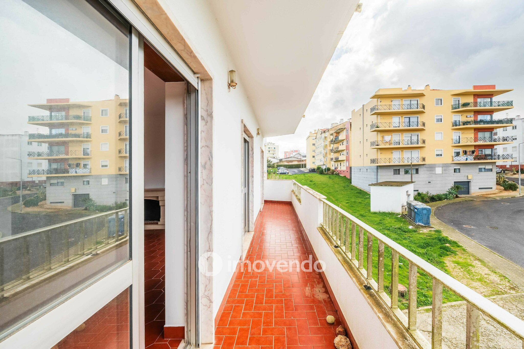 Apartamento T3 pronto a habitar, com áreas amplas, no centro de Mafra