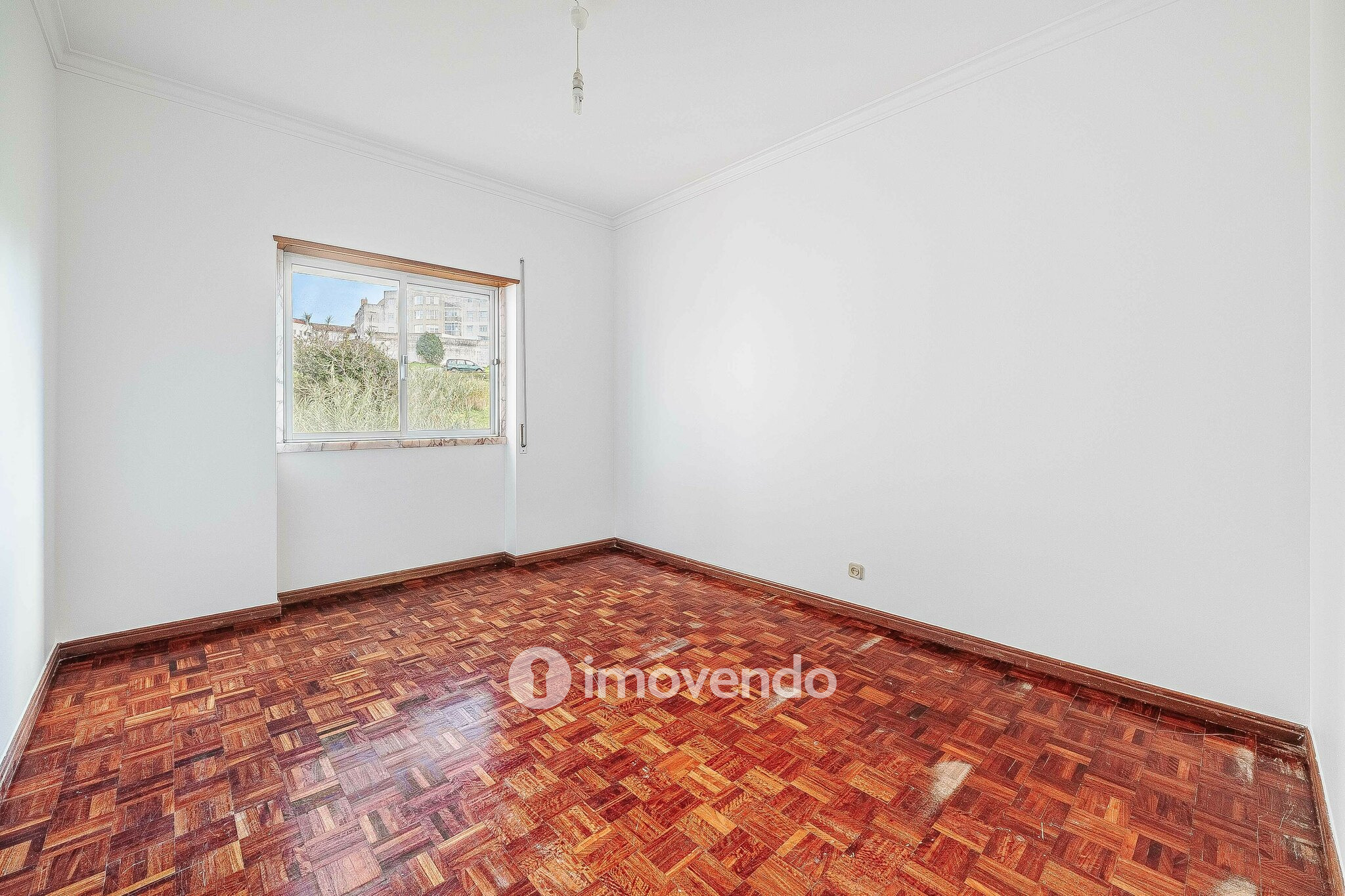 Apartamento T3 pronto a habitar, com áreas amplas, no centro de Mafra