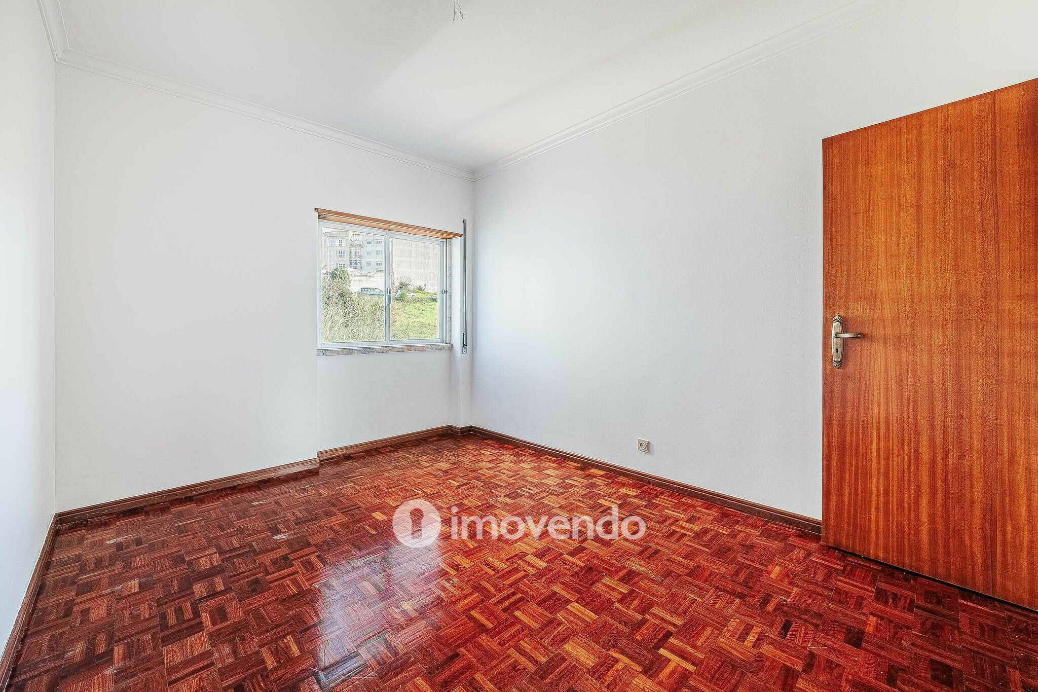 Apartamento T3 pronto a habitar, com áreas amplas, no centro de Mafra