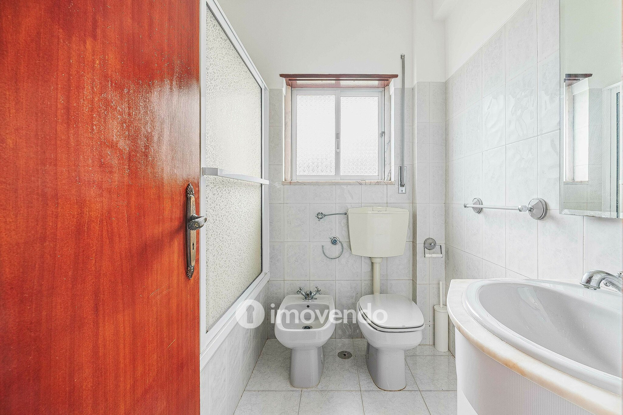 Apartamento T3 pronto a habitar, com áreas amplas, no centro de Mafra