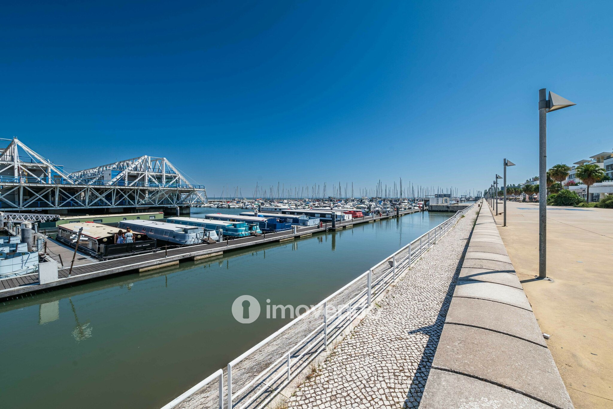 Apartamento T3 premium, com estacionamento, no Parque das Nações