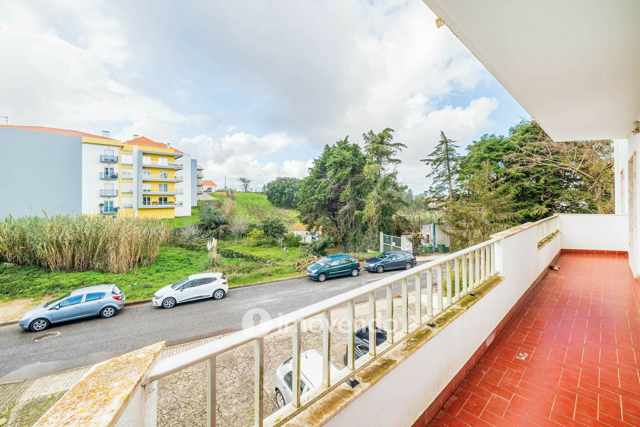 Apartamento T3 pronto a habitar, com áreas amplas, no centro de Mafra