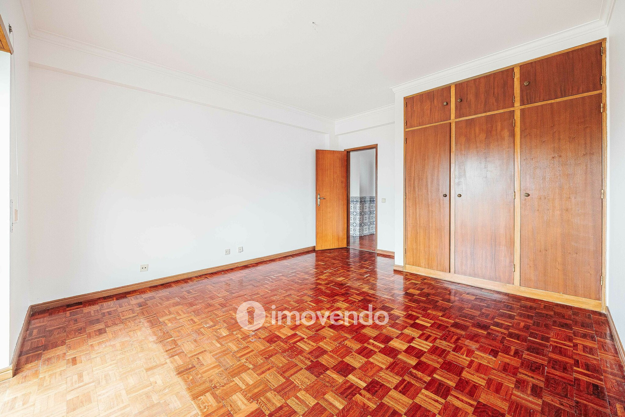 Apartamento T3 pronto a habitar, com áreas amplas, no centro de Mafra