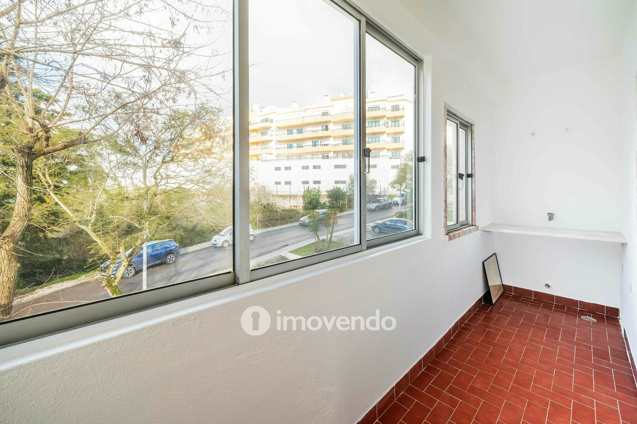 Apartamento T3 pronto a habitar, com áreas amplas, no centro de Mafra